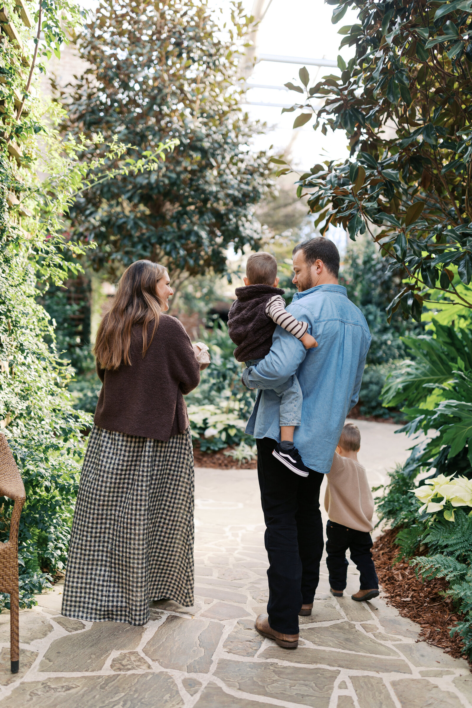 Montgomery Alabama family photographer outdoor natural light family session.