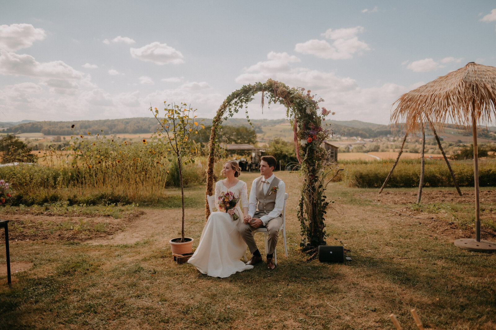 L-C_Hochzeit-Vom-Huegel-Eichkoegl_Bio-Hochzeit_Hochzeit-Glashaus_Hochzeit-Steiermark_©_pixellicious-14