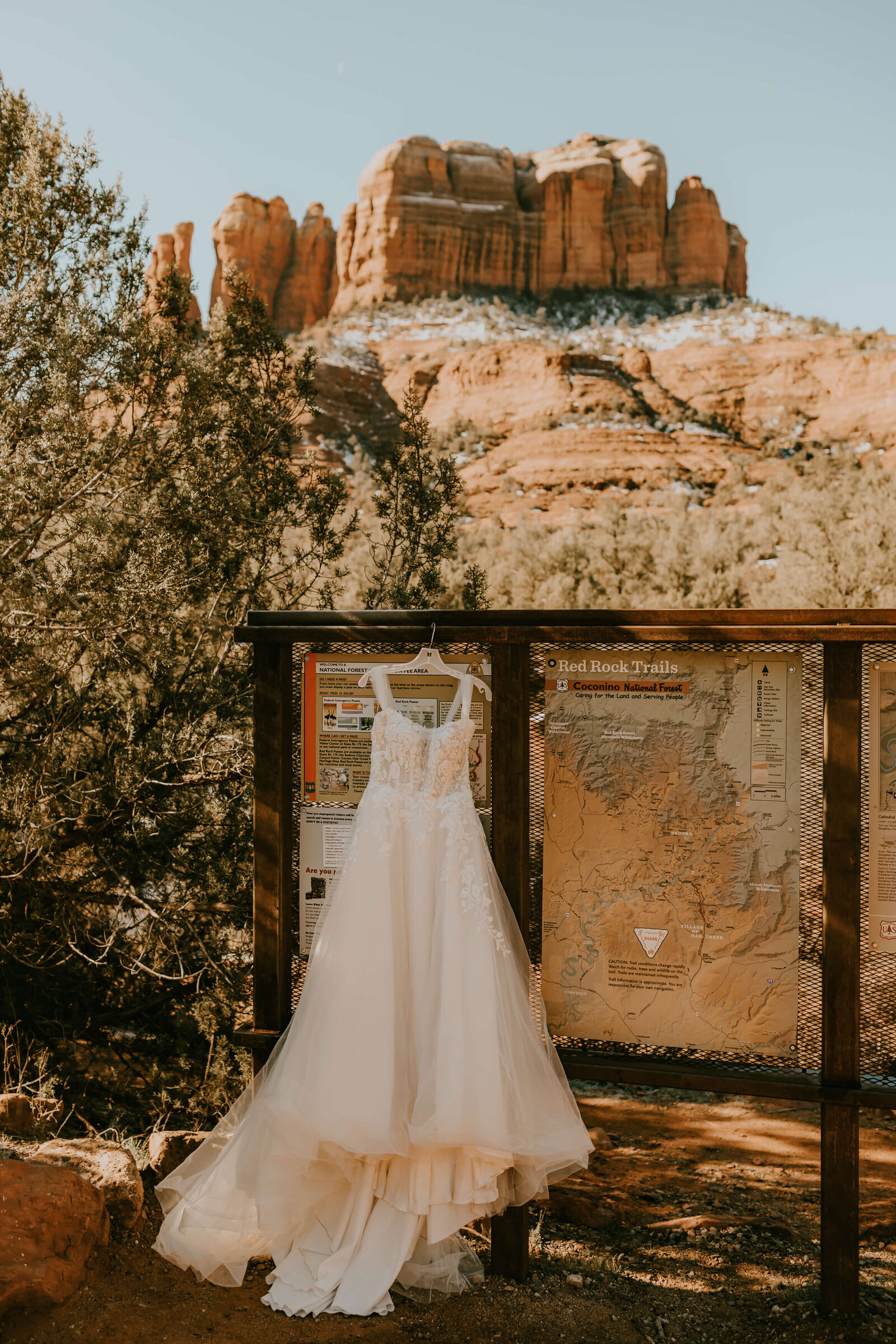 Cathedral-Rock-Elopement-Sedona-OliviaHopePhotography--29