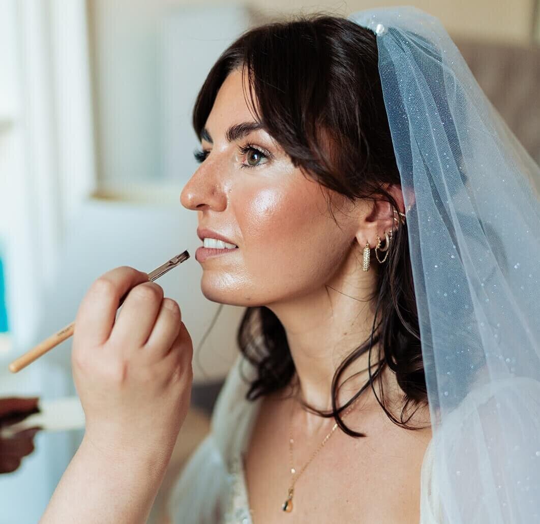 glowy-fresh-luxury-bridal-makeup