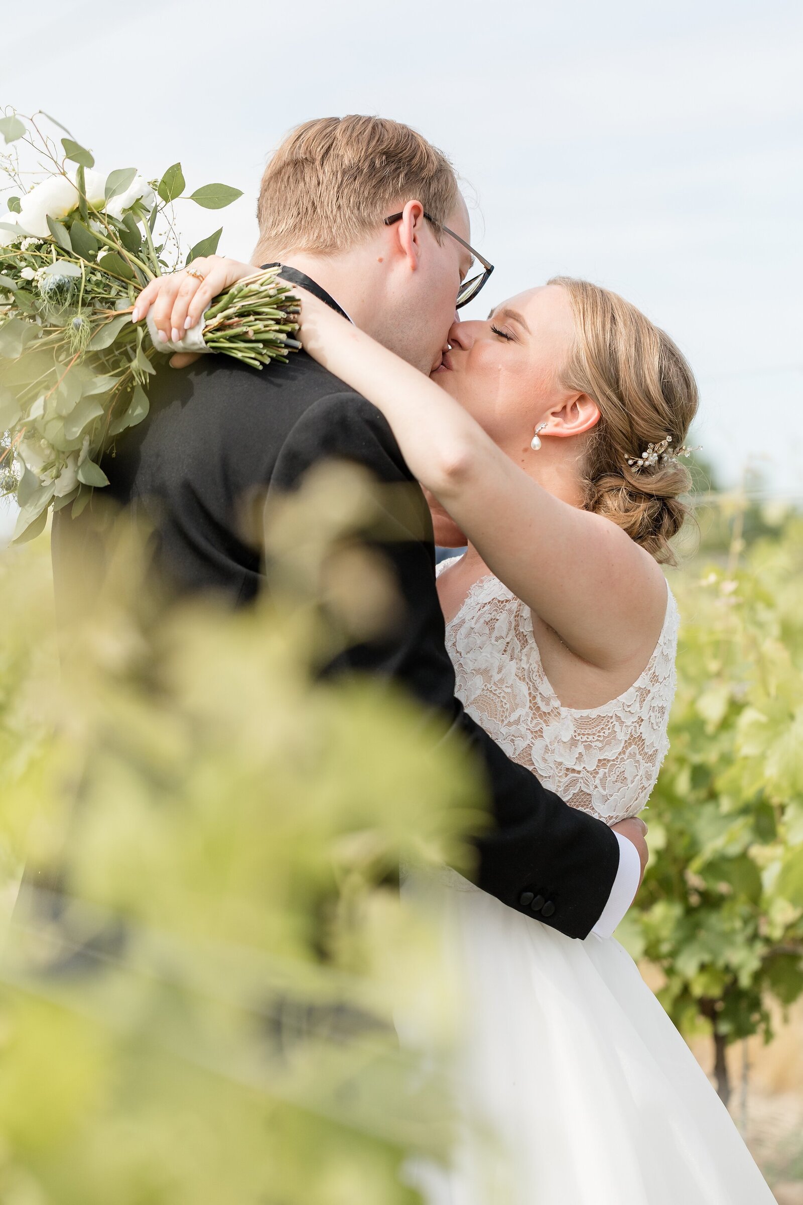 The Barns Cave Springs Vineyard Wedding - Dylan and Sandra Photography - 0596
