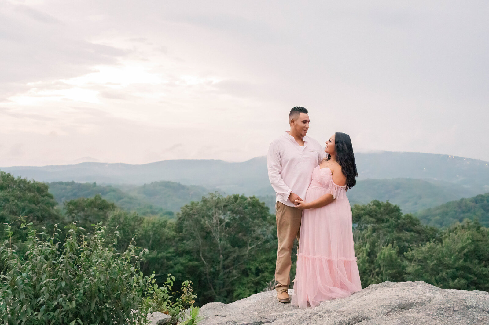 Gonzalez-Family_Blue-Ridge-Mountains_Boone_NC_2024-08-31_090