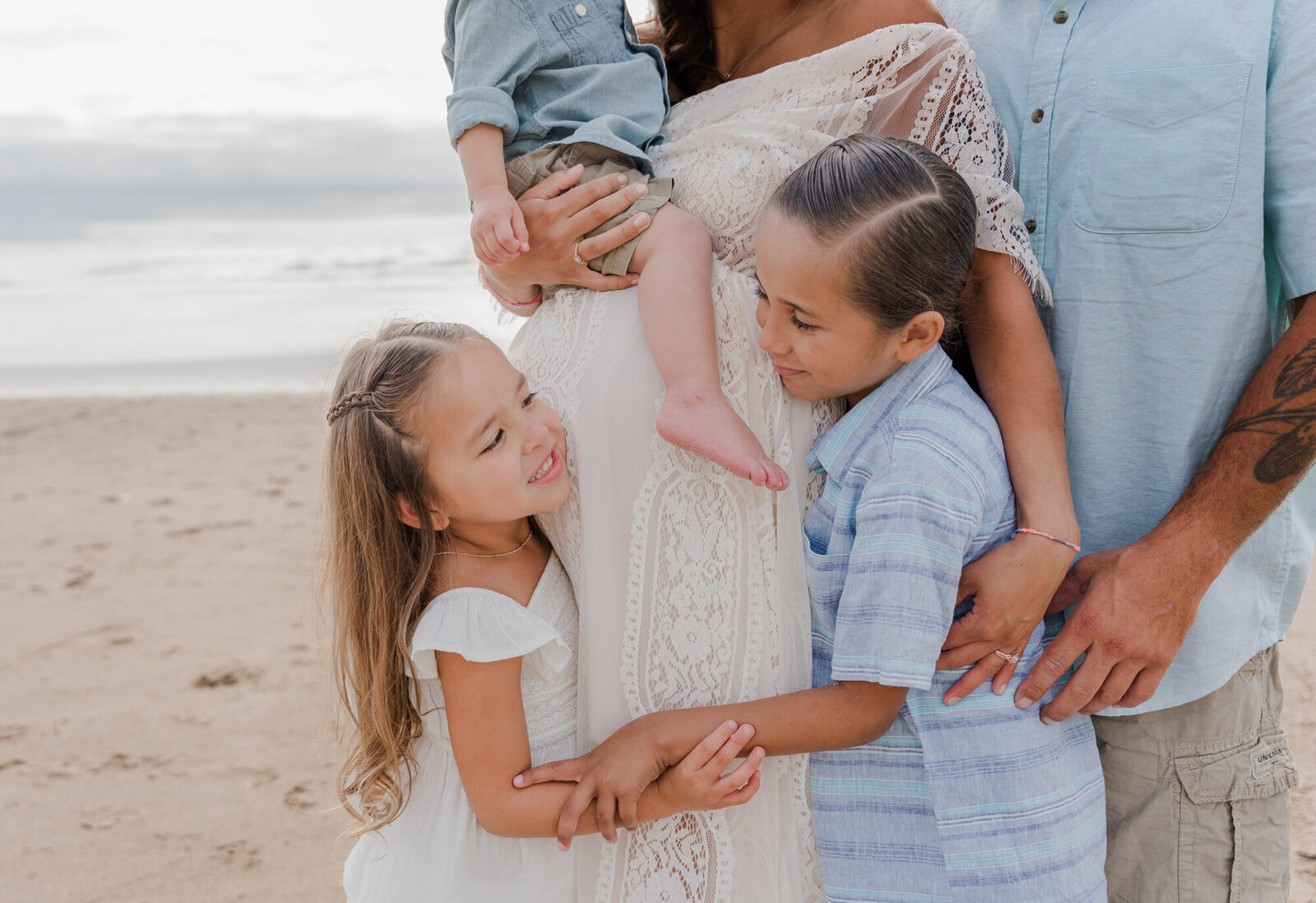 Maternity Photographer in Lincoln City, Oregon 