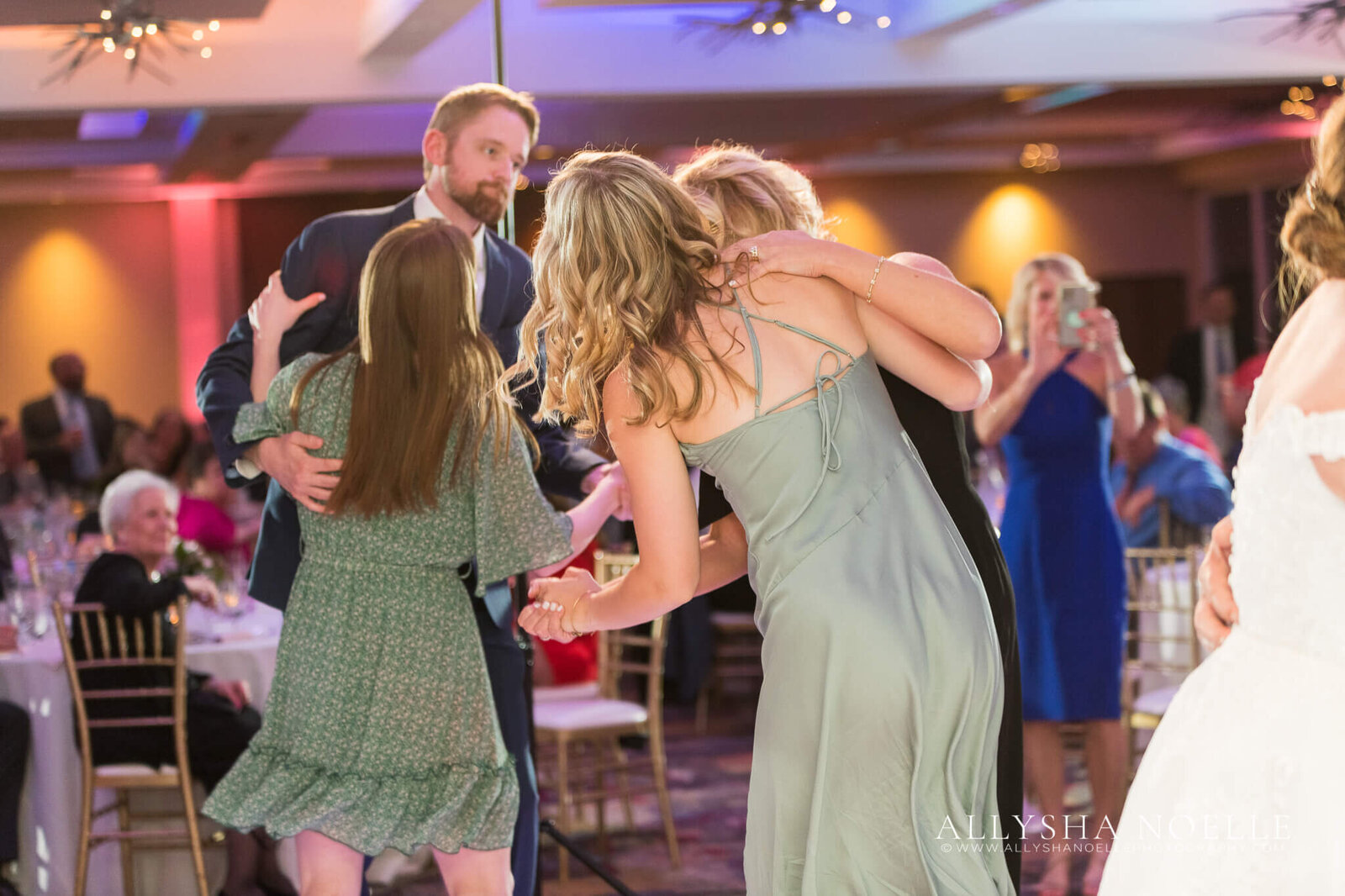 Wedding-at-River-Club-of-Mequon-910