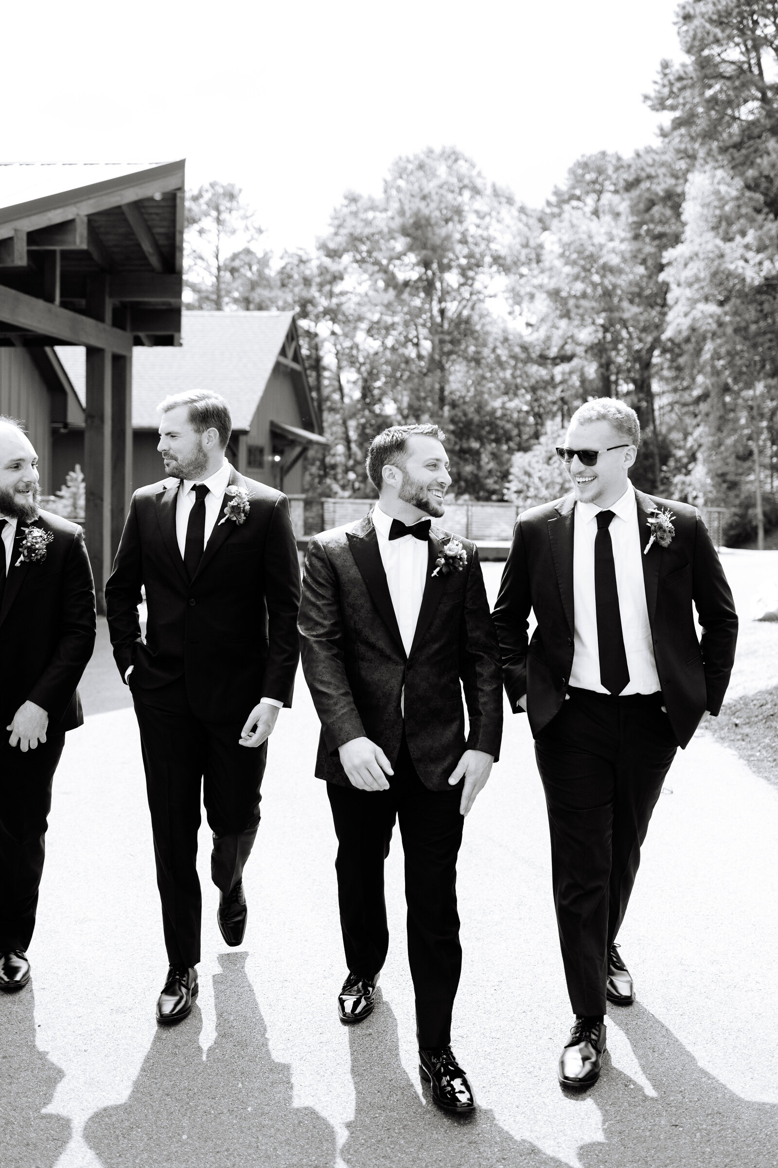 trillium-venue-sevierville-tennessee-black-tie-wedding-willow-and-rove-39