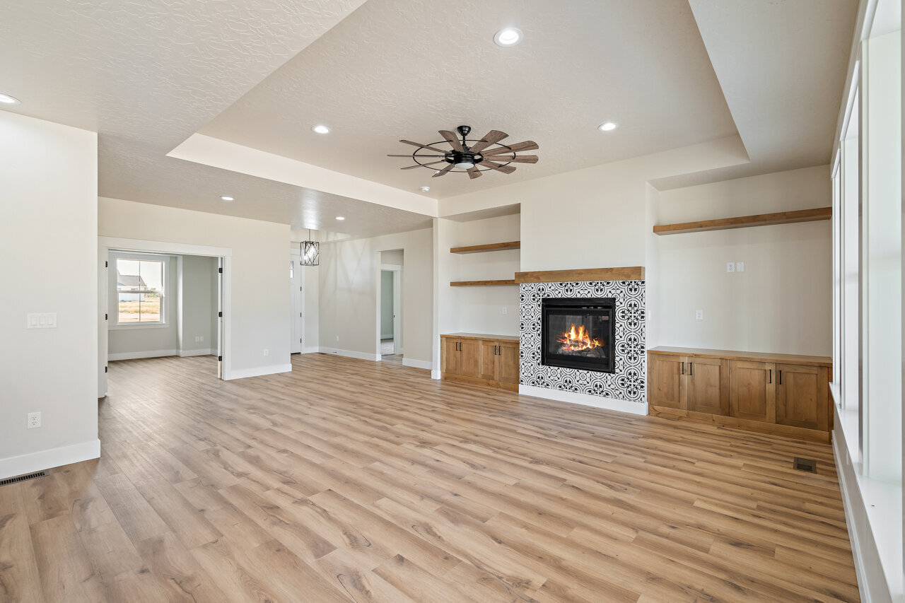 16966 Long Meadow Dr-14