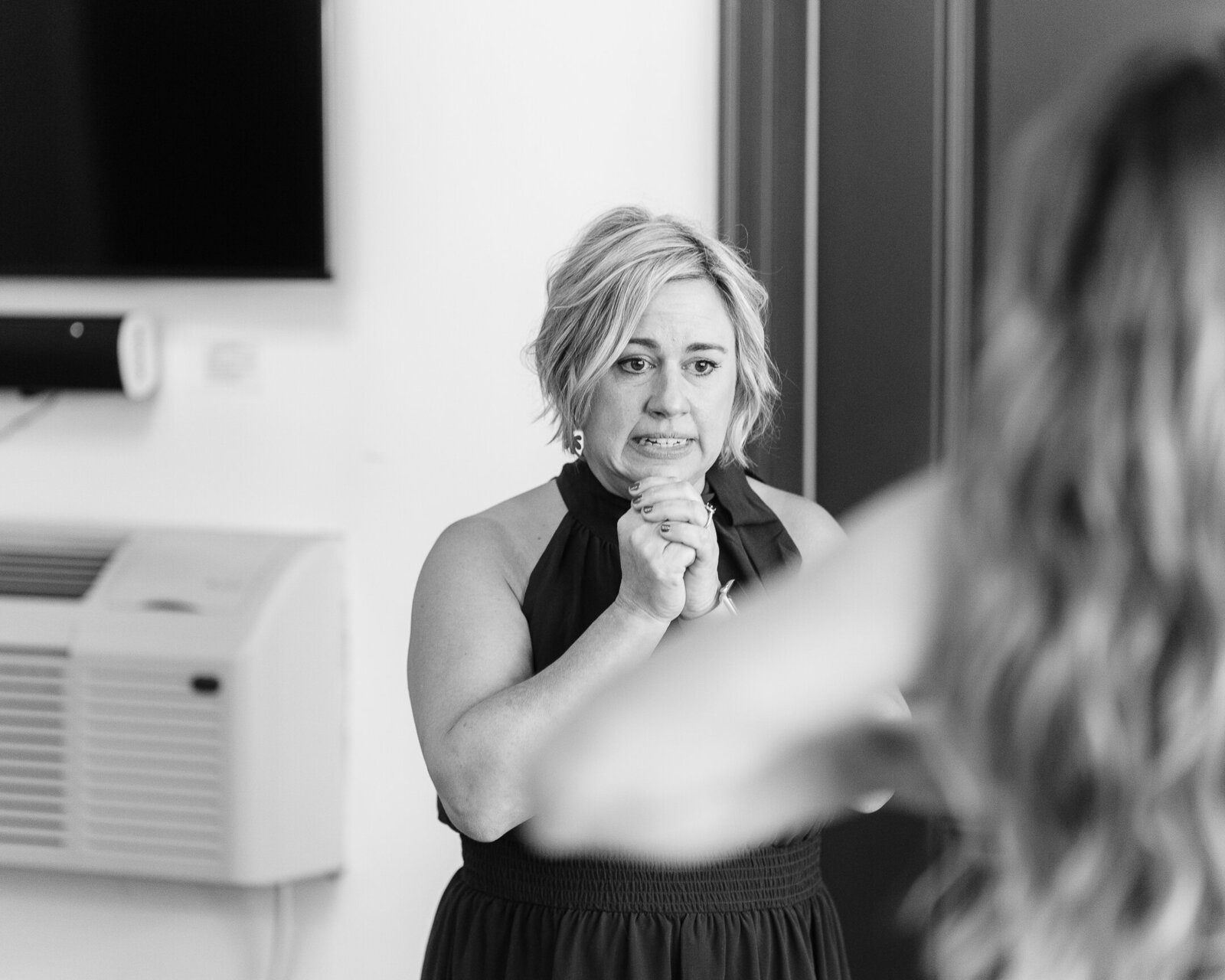 Saenz The Farmhouse KC Event Venue Wedding76