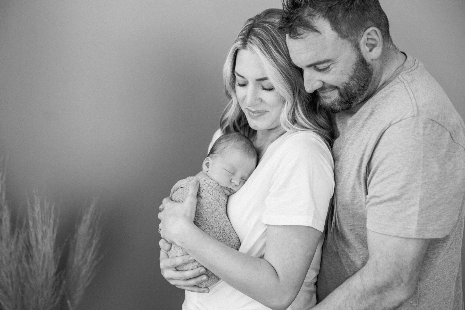 NEWBORN FAMILY REGIE ANN WITH KYLEE ANN STUDIOS0005