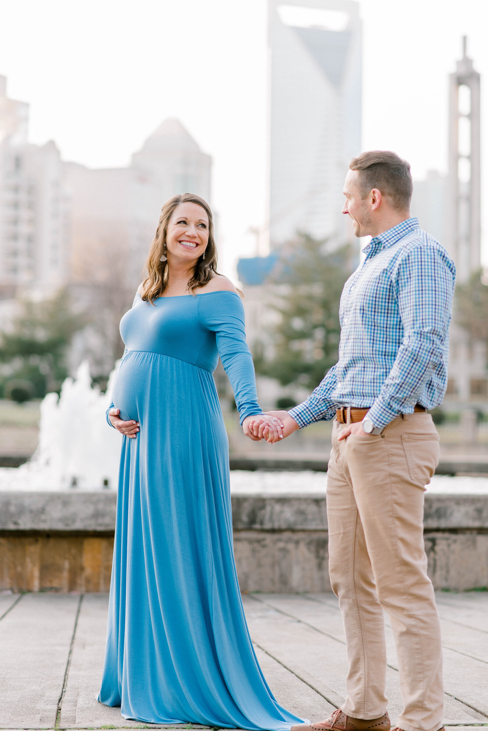 Charlotte-Maternity-Photographer-North-Carolina-Bright-and-Airy-Alyssa-Frost-Photography-Uptown-Charlotte-9
