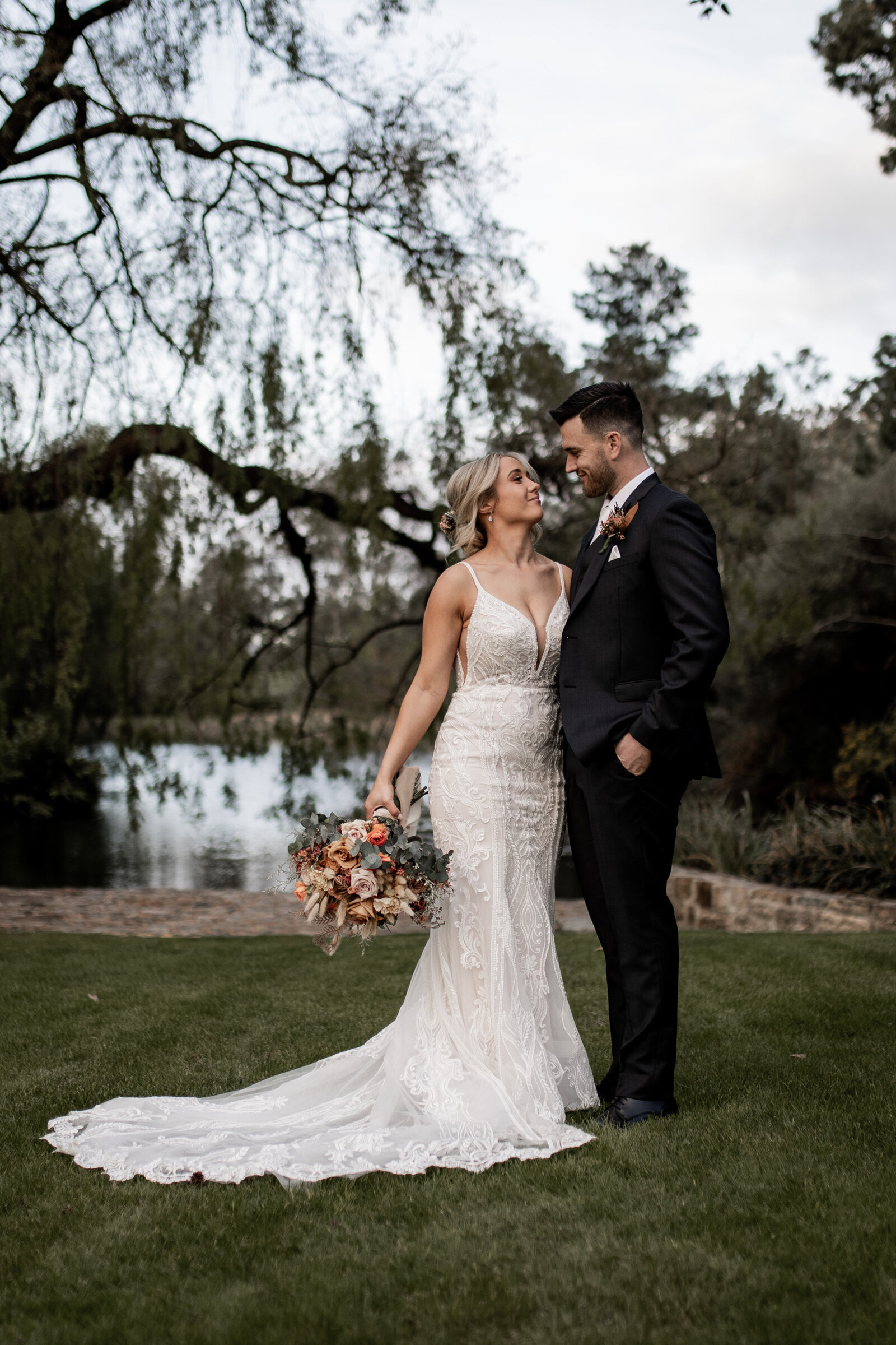 240921-Hannah-Sam-Rexvil-Photography-Adelaide-Wedding-Photographer-553