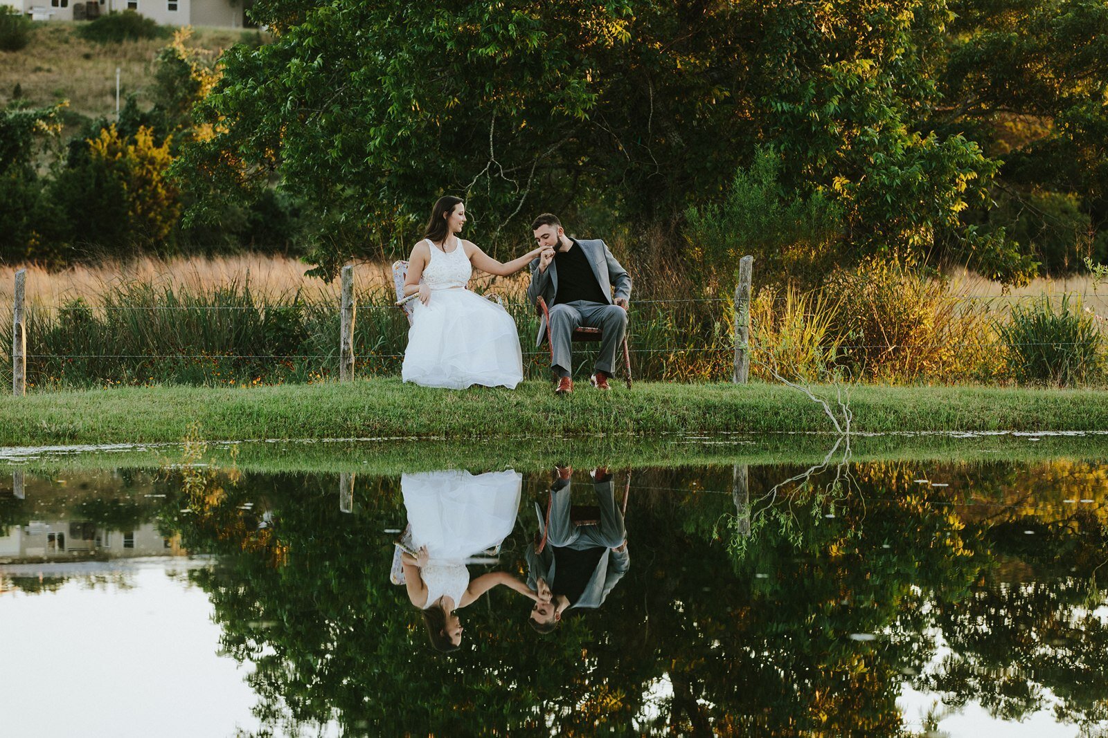 hill-country-wedding-venue-couple-near-pond