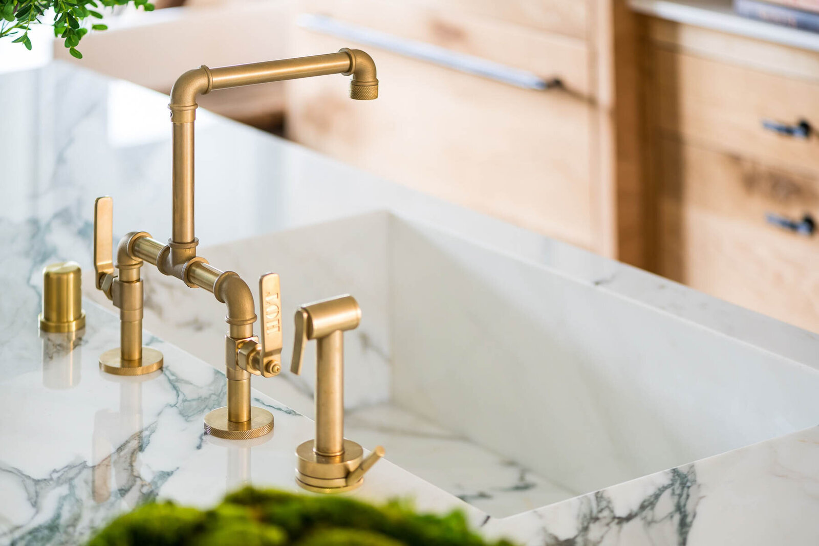 Girlboss-Designer-Interior-Design-Website-Templateq-270