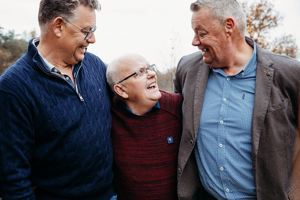 diamantenbruidspaar, familiefotograafbrabant, ulvenhout, bavel, breda, krochten, wernhout, halderberge, 60jaargetrouwd, spontanefamiliefotosbrabant, zundert, rucphen, bosschenhoofd, grotefamiliefotos