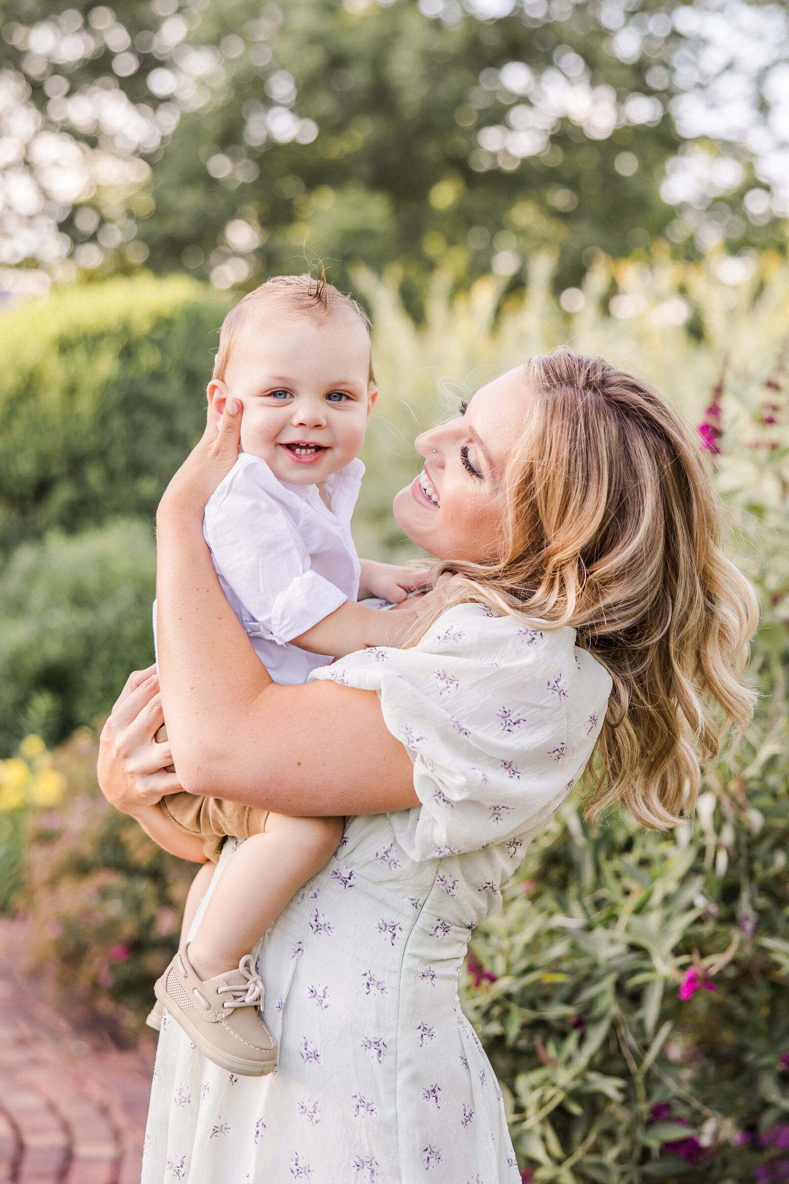 42Oatlands_House_and_Gardens_Engagement_Photographer_Zitofsky11