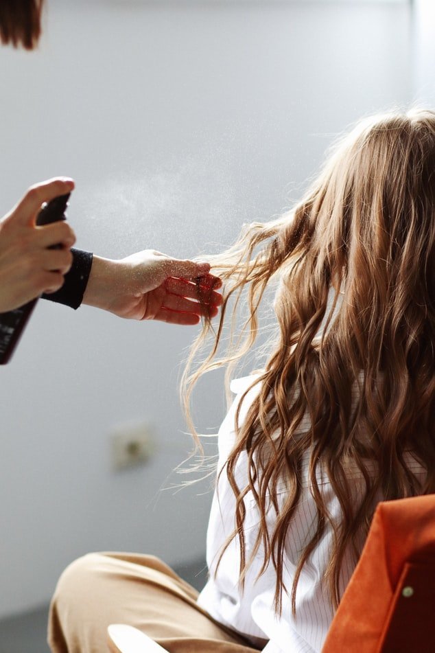 Spraying hair