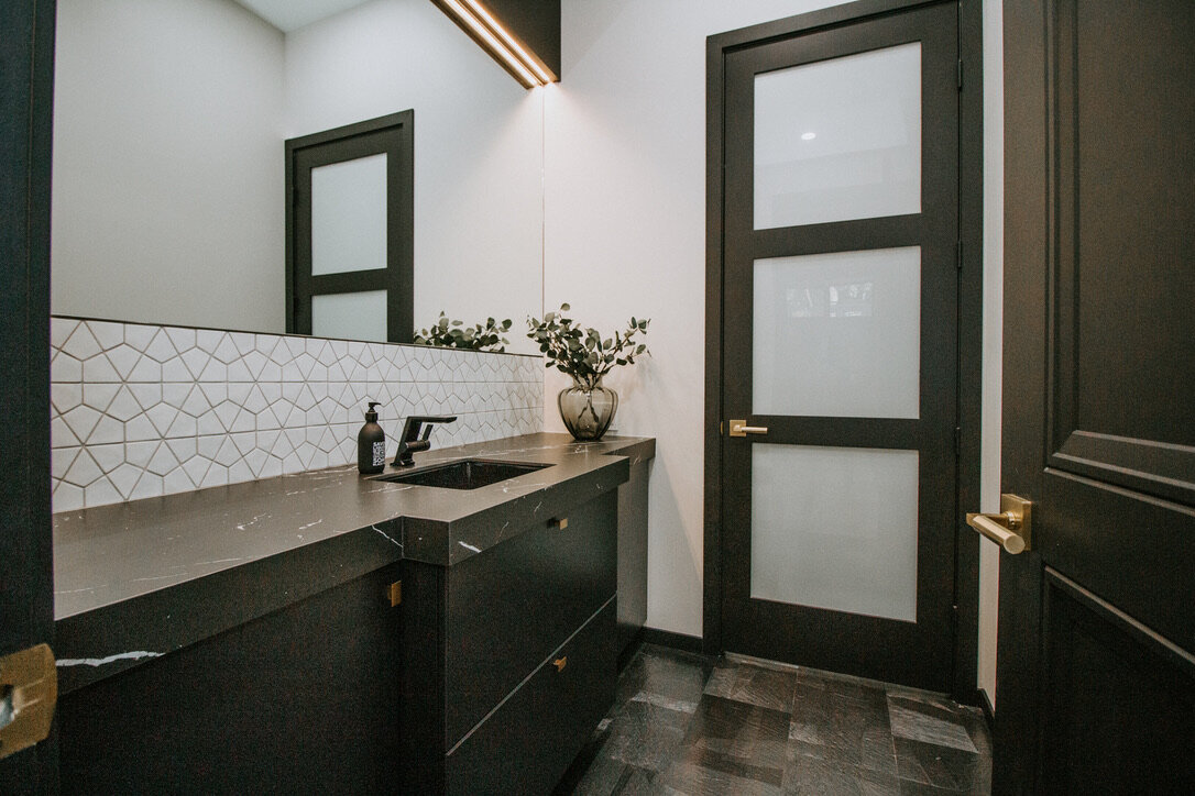 0E577632-4E86-46E9-8924-9D8E55C0404B_1_105_c