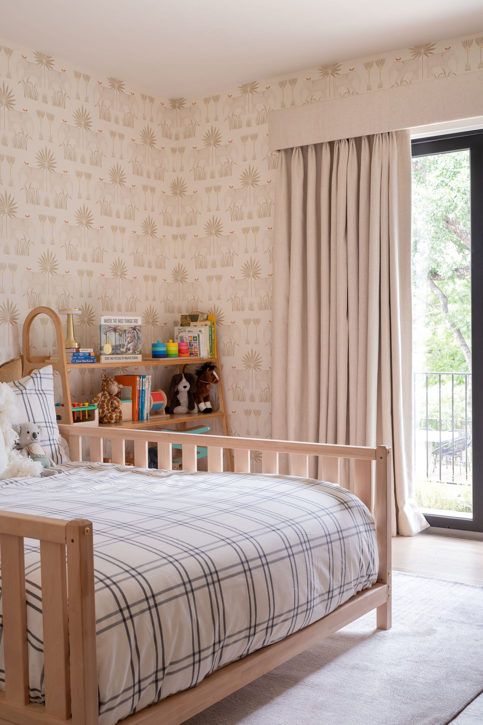 Nuela+Designs+Boy+Bedroom+Elephant+Wallpaper+mixing+Patterns
