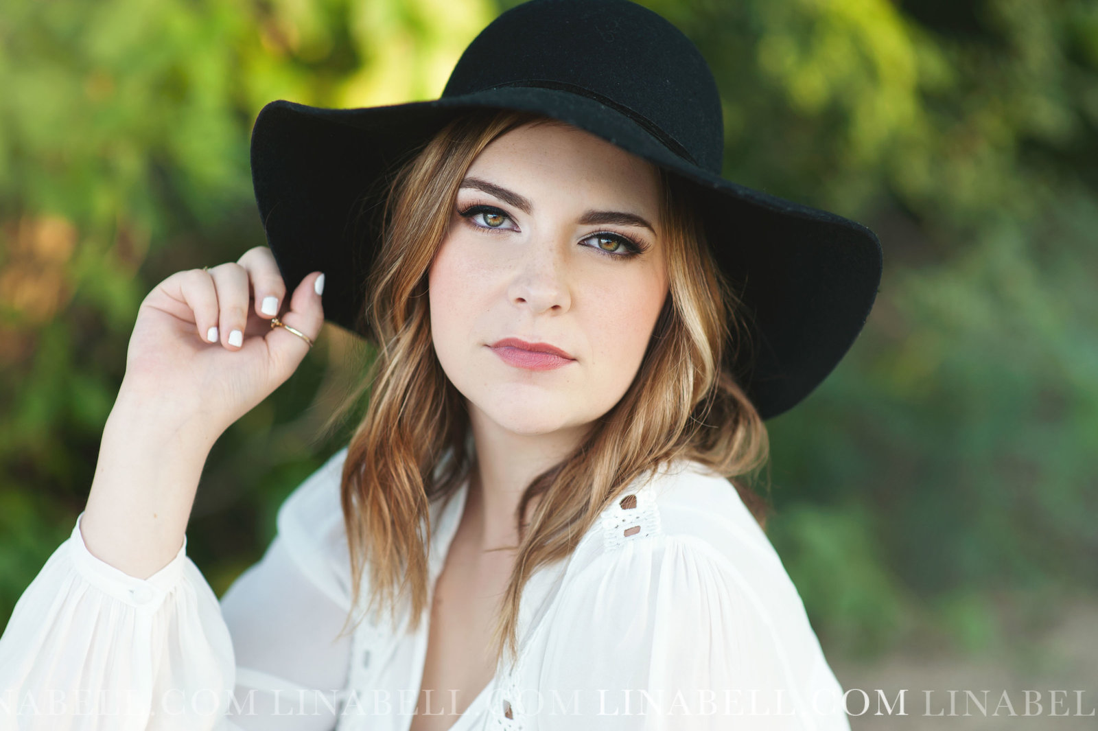 maple-grove-outdoor-senior-photos042