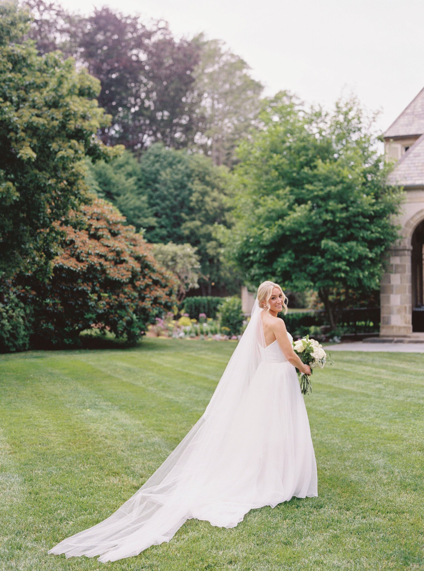 Glen Manor RI Wedding-Halie Child Photography-12