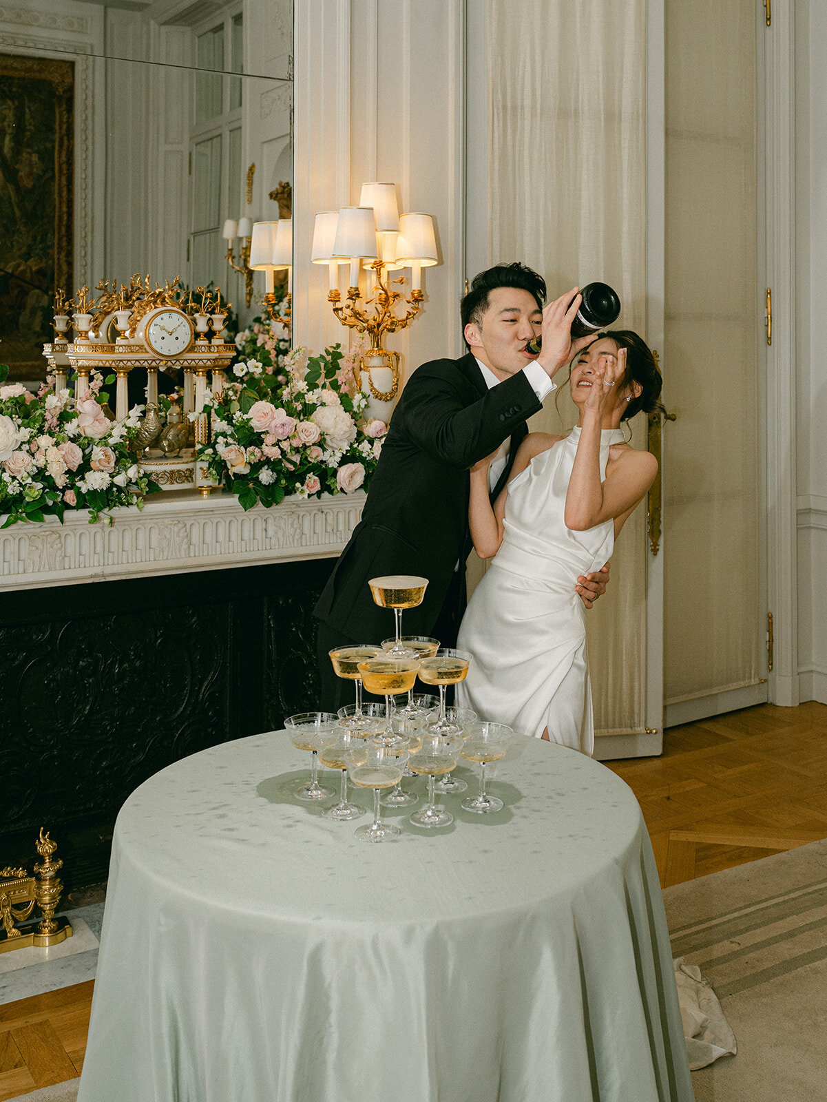 Alexandra-Vonk-champagne-fountain-at-the-hotel-le-bristol