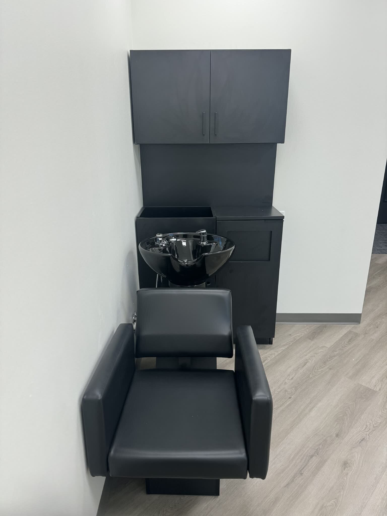 5201 shampo chair front view