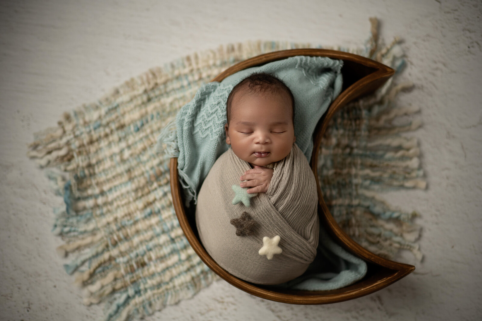 newborn photographers milton
