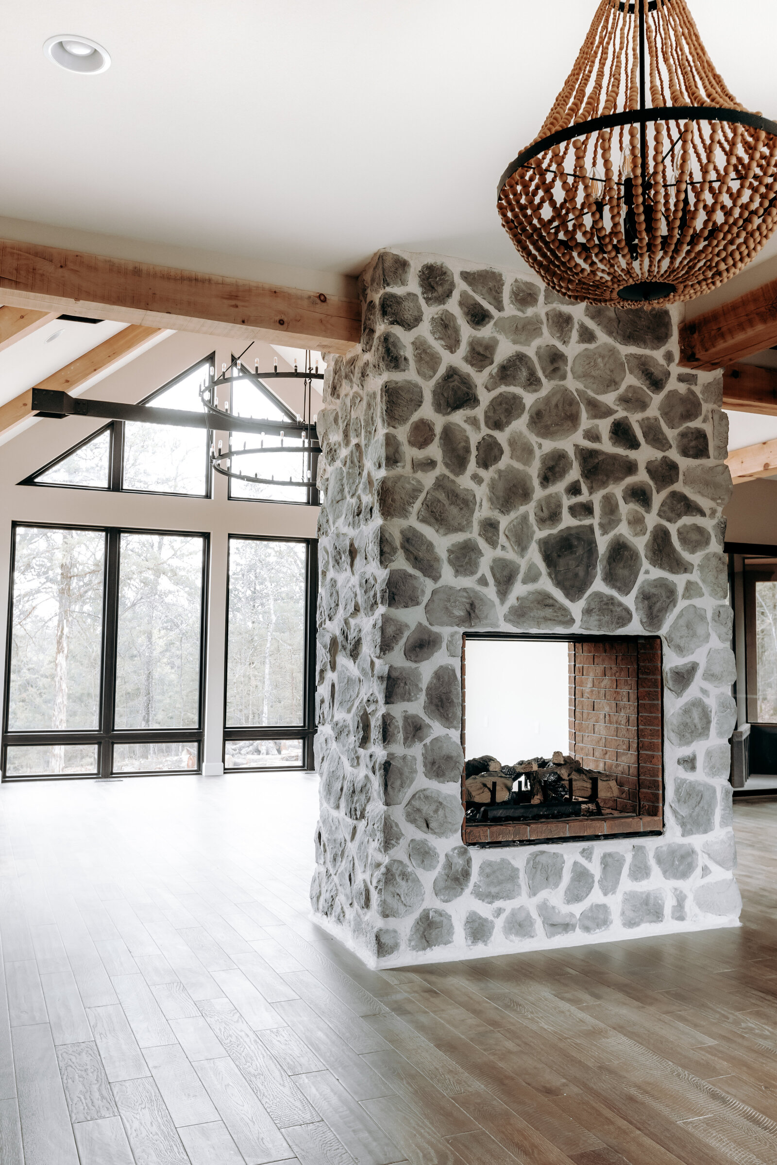 LIVINGROOMFIREPLACE