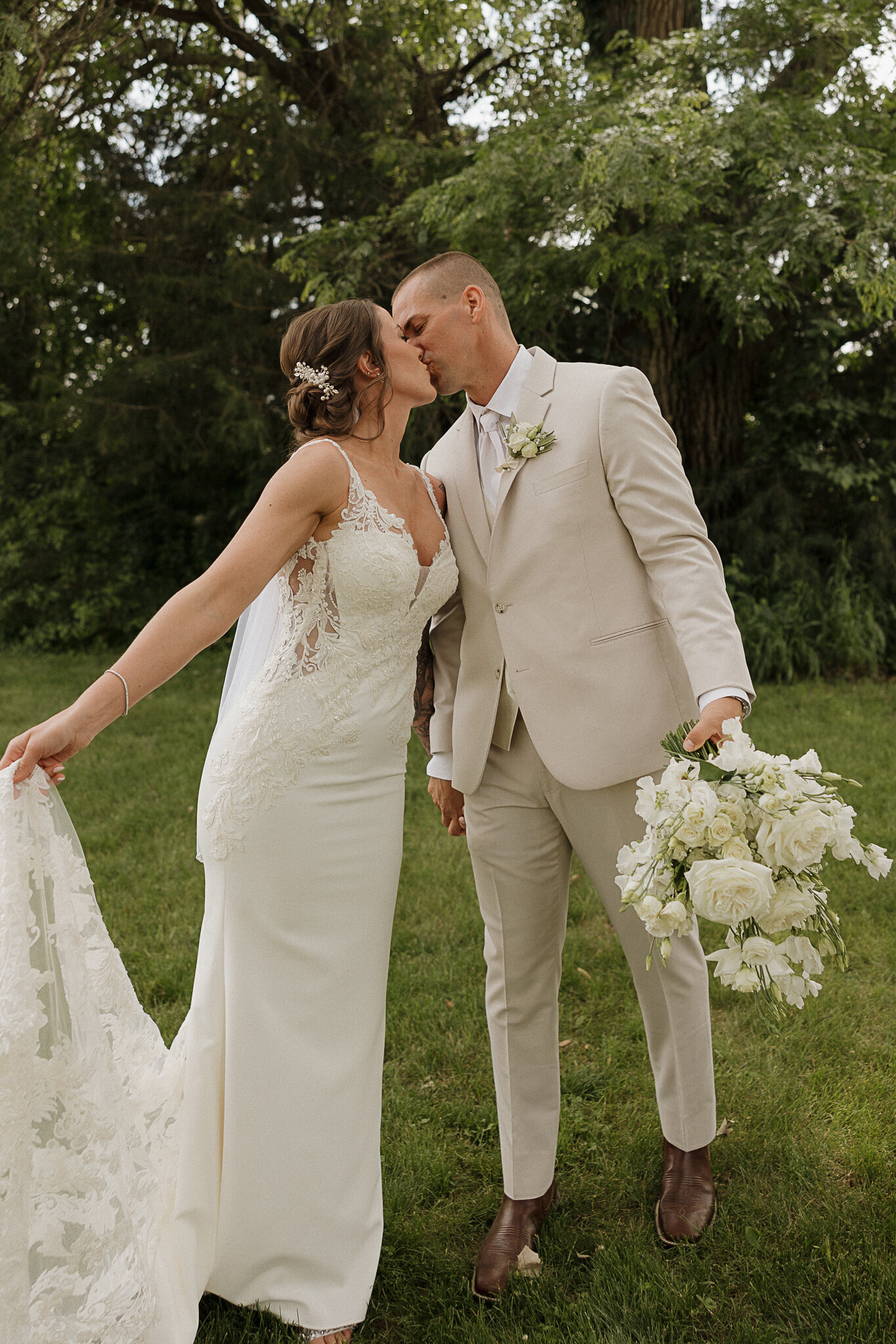 Brooklyn G Photography - Iowa Wedding Photographer-3