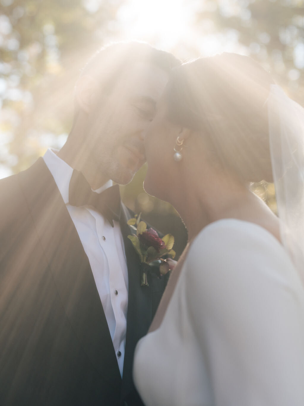 19Kate Campbell Floral Meridian House fall wedding by Greer Gattuso photo portraits