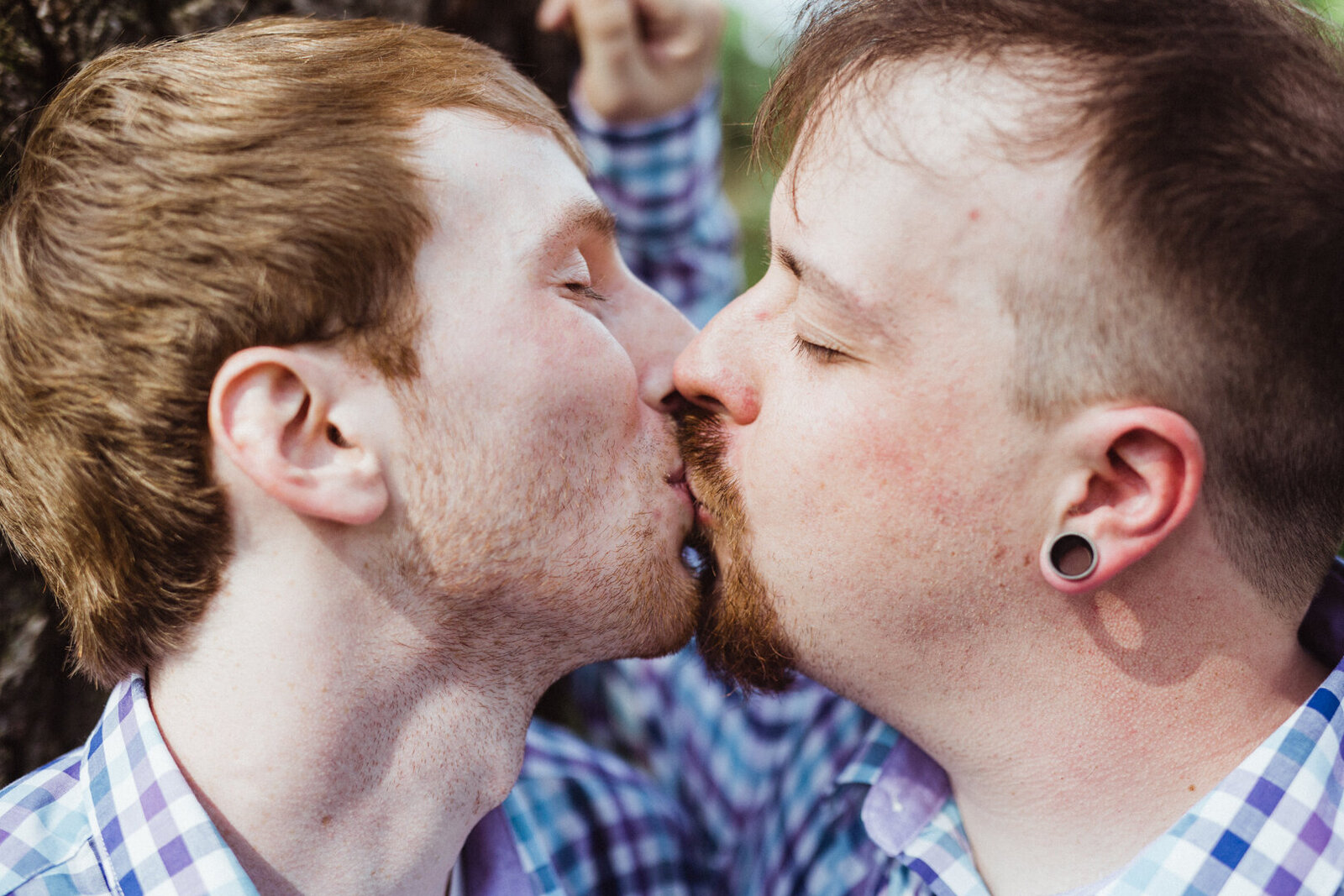 ez-powers-gay-chicago-illinois-backyard-wedding-photographer -38