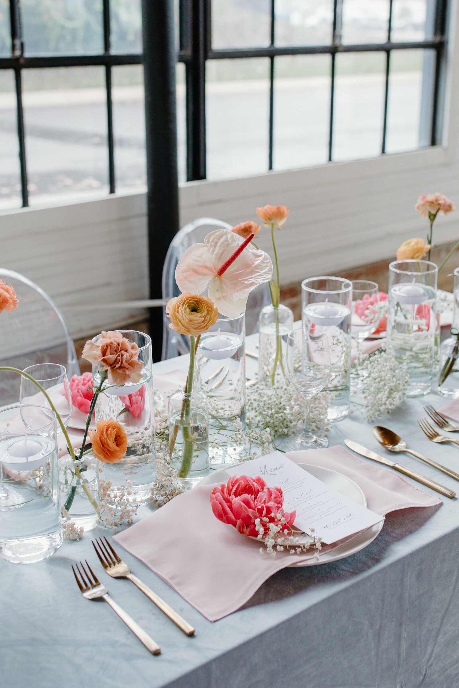 colorful-vibrant-spring-elopement-headtable