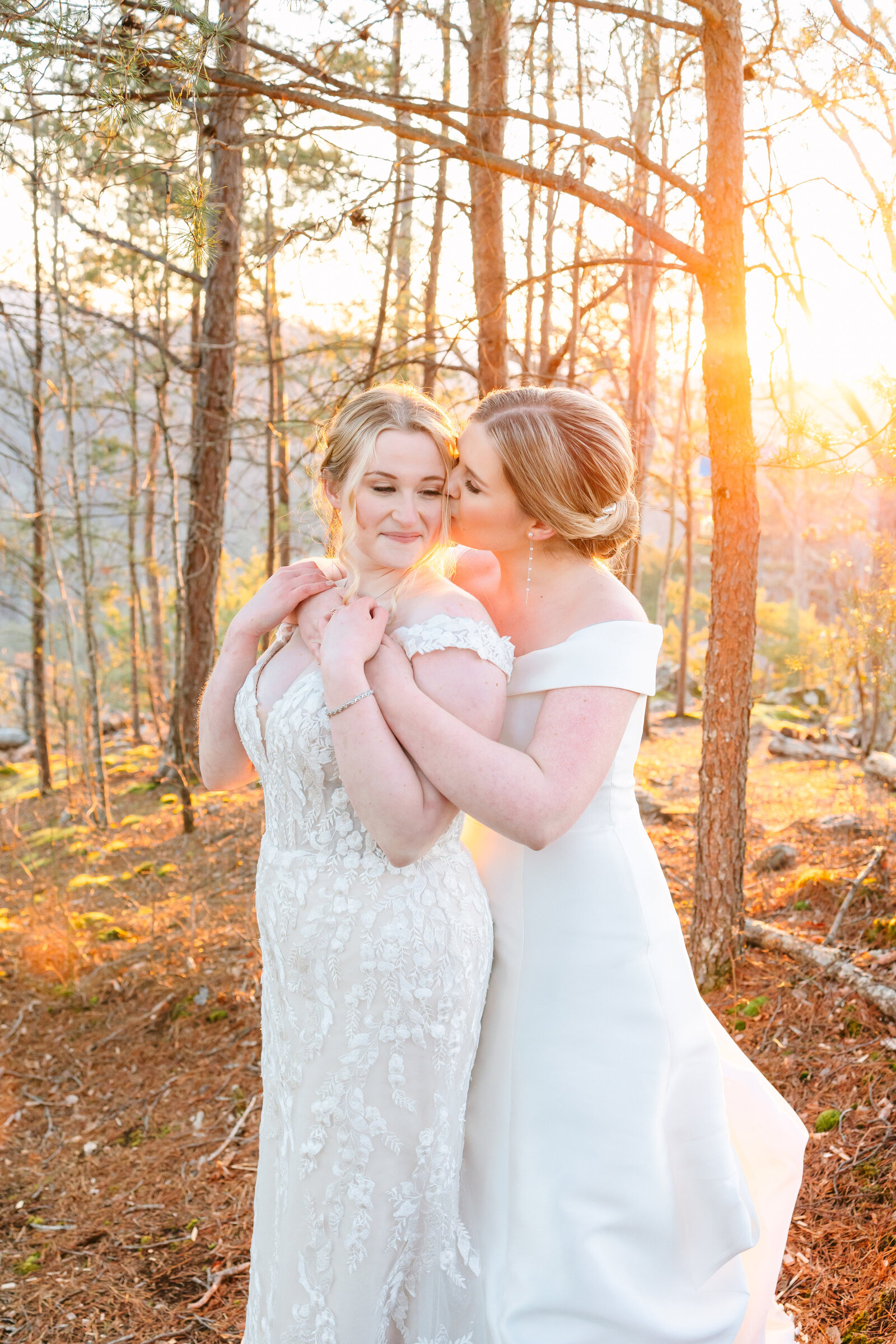 magnolia-venue-pigeon-forge-tennessee-lgbtq-wedding-willow-and-rove-7