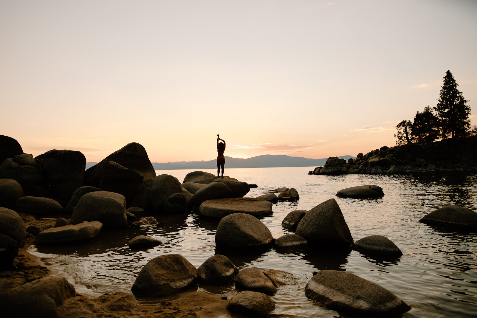 outdoor boudoir in lake tahoe at sunset