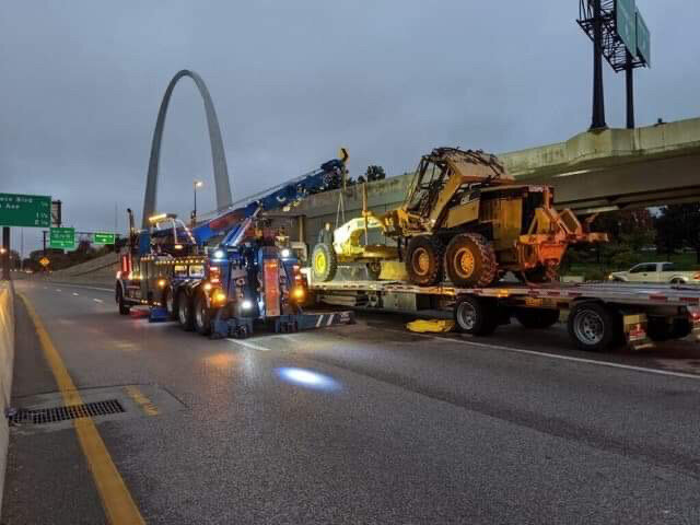 St. Louis Arch Truck Wreck Recovery