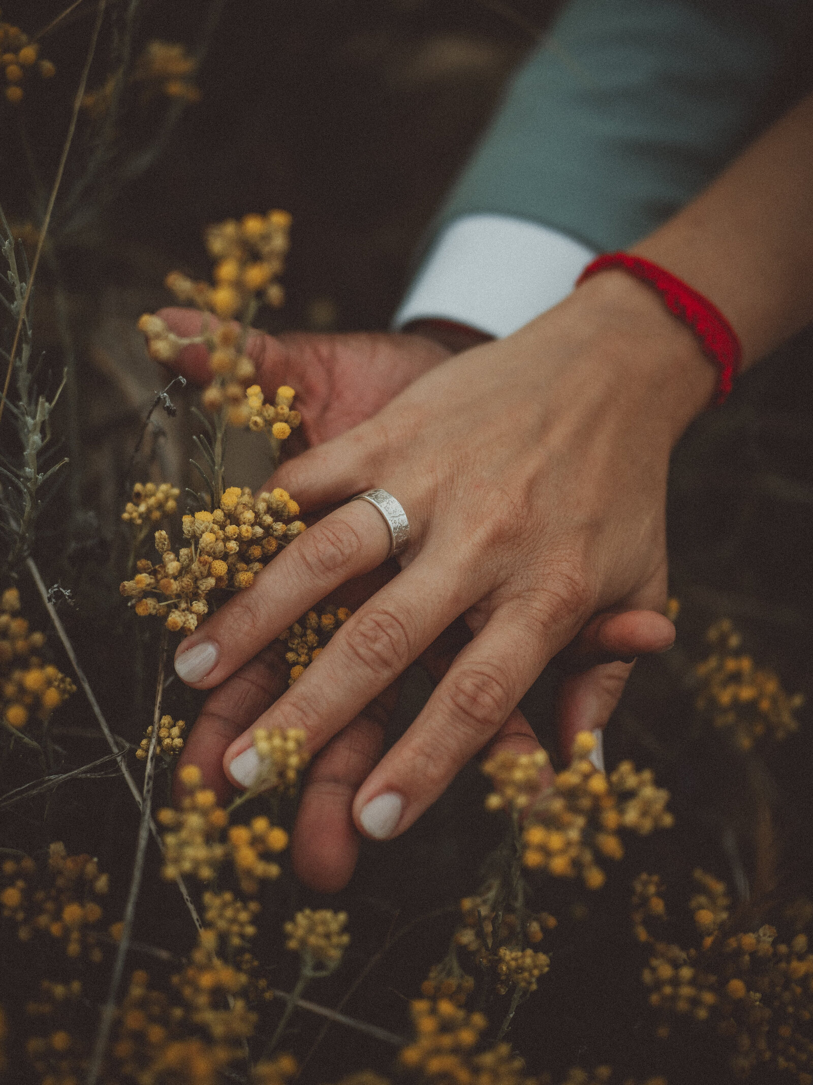 photographe mariage bordeaux arcachon - photos alliances maries - meditation photographique