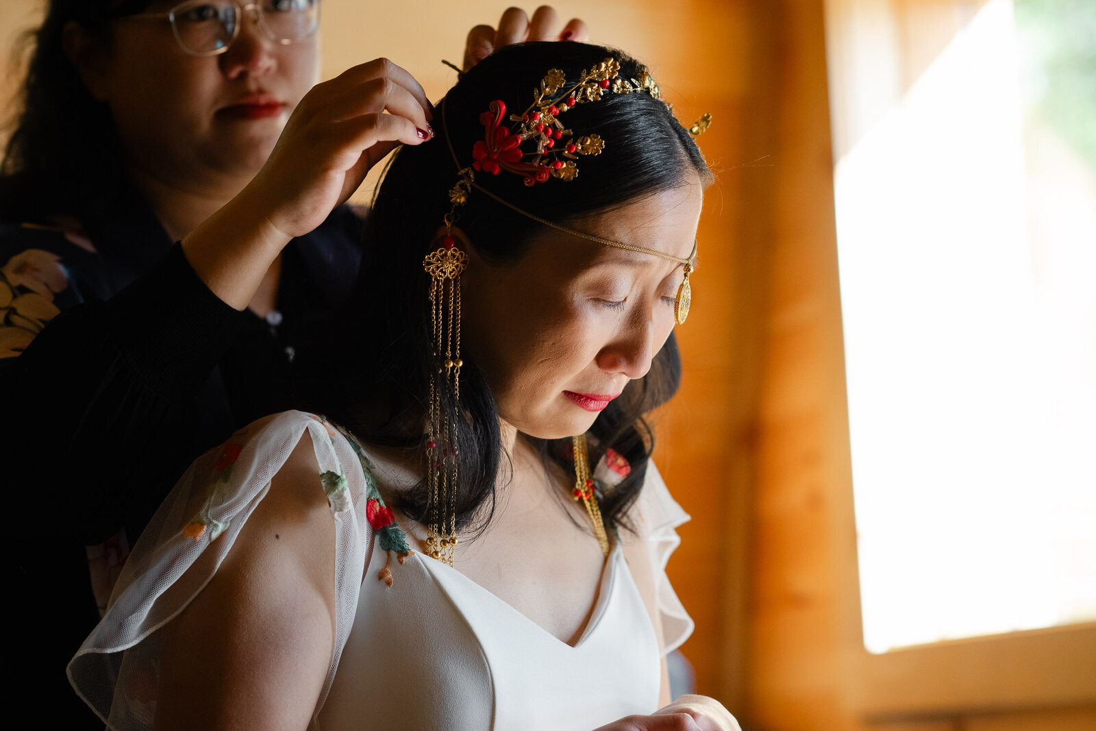 emotional moment as bride gets hairpiece put in