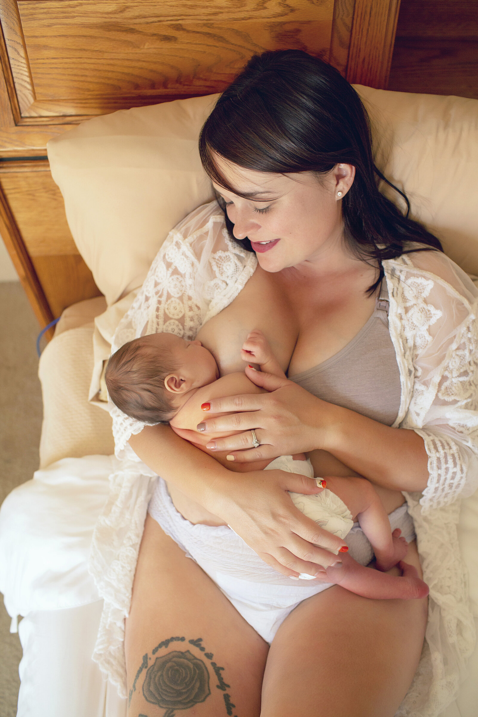 ABQ-breastfeeding-newborn-photo-session-mom-and-baby