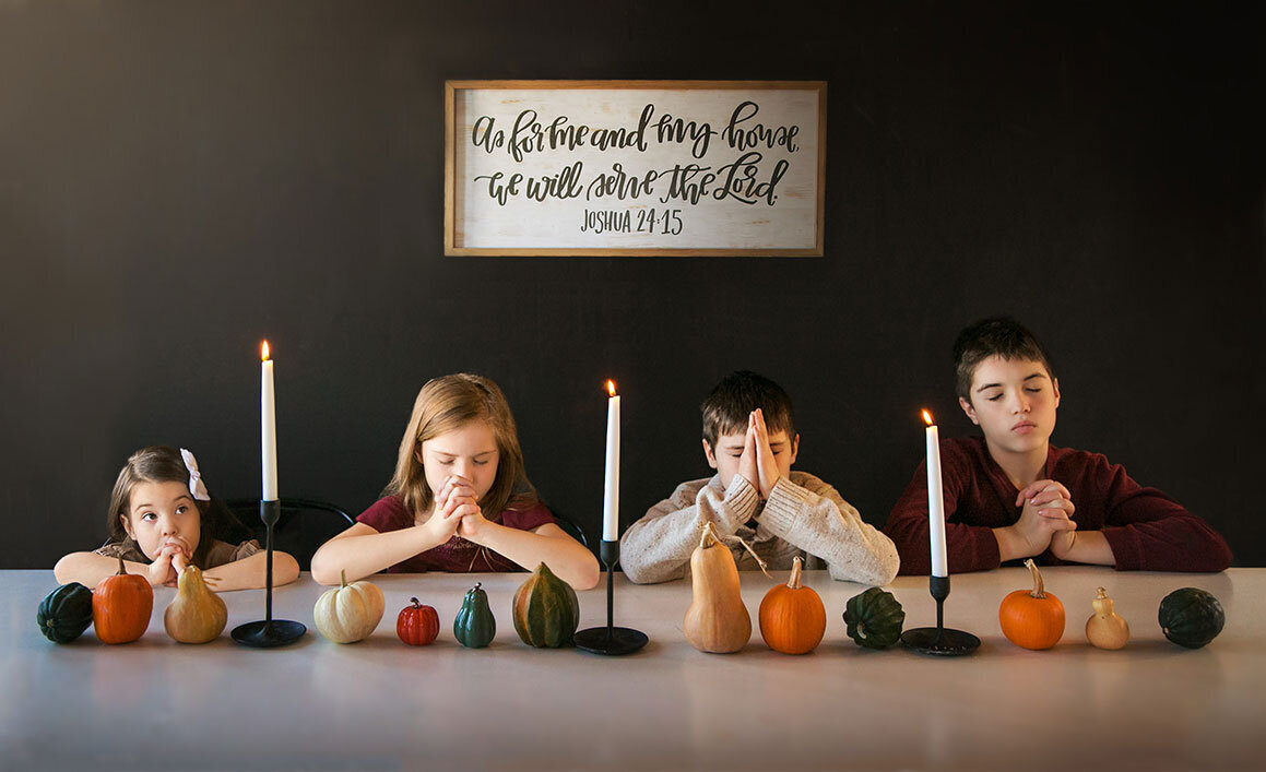 children-praying-thanksgiving-god