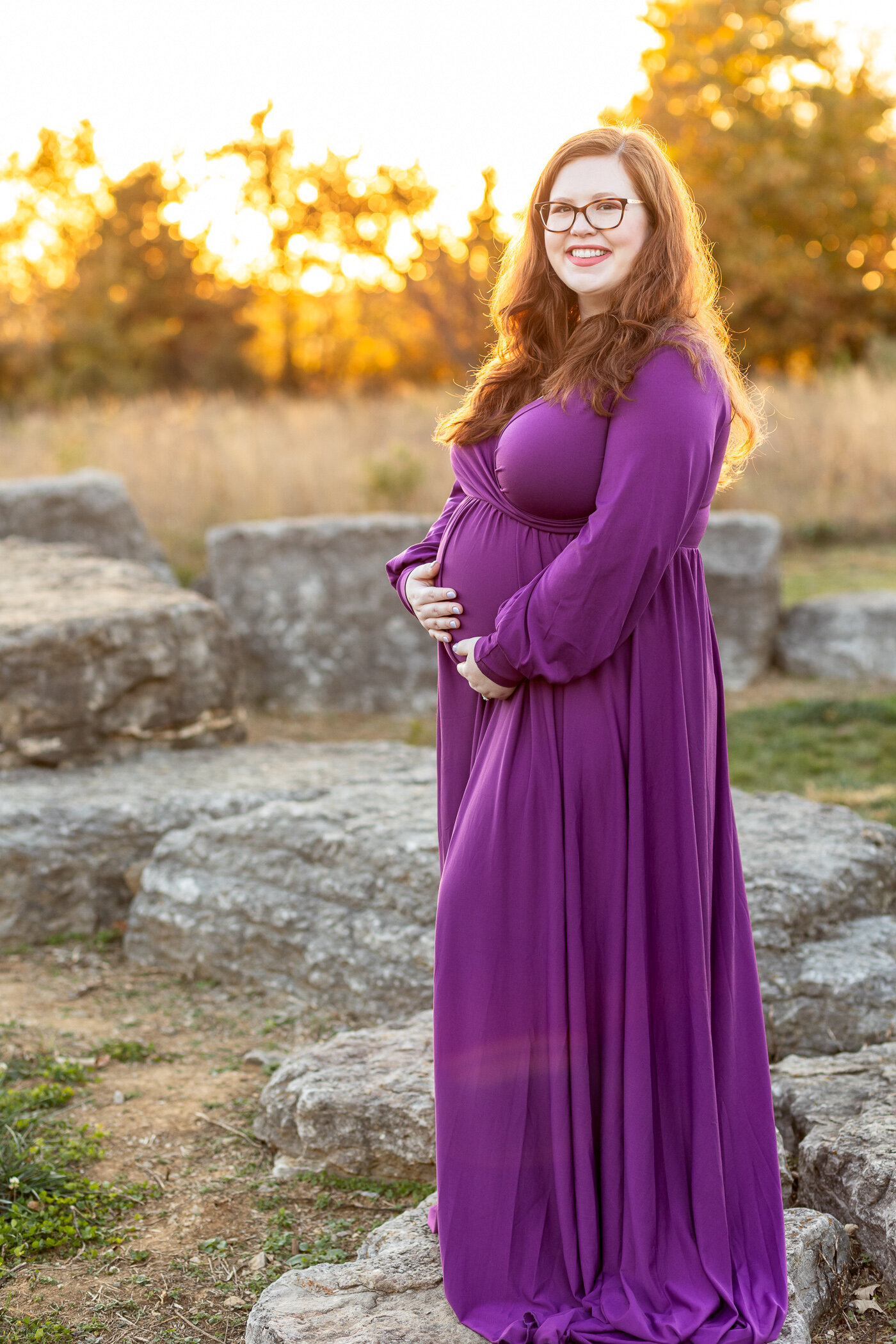 outdoor-golden-hour-maternity-photography-session-Frankfort-KY-photographer