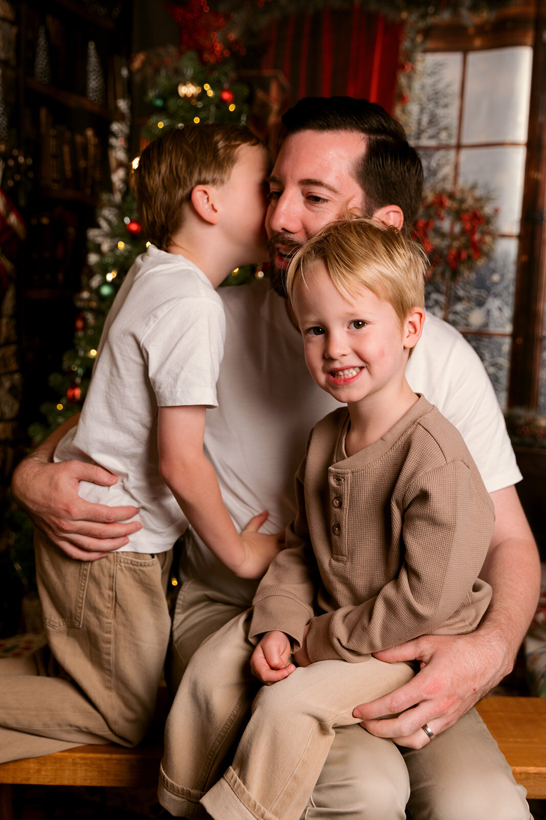 Travis & Benny Studio - Higgins Xmas Mini-30