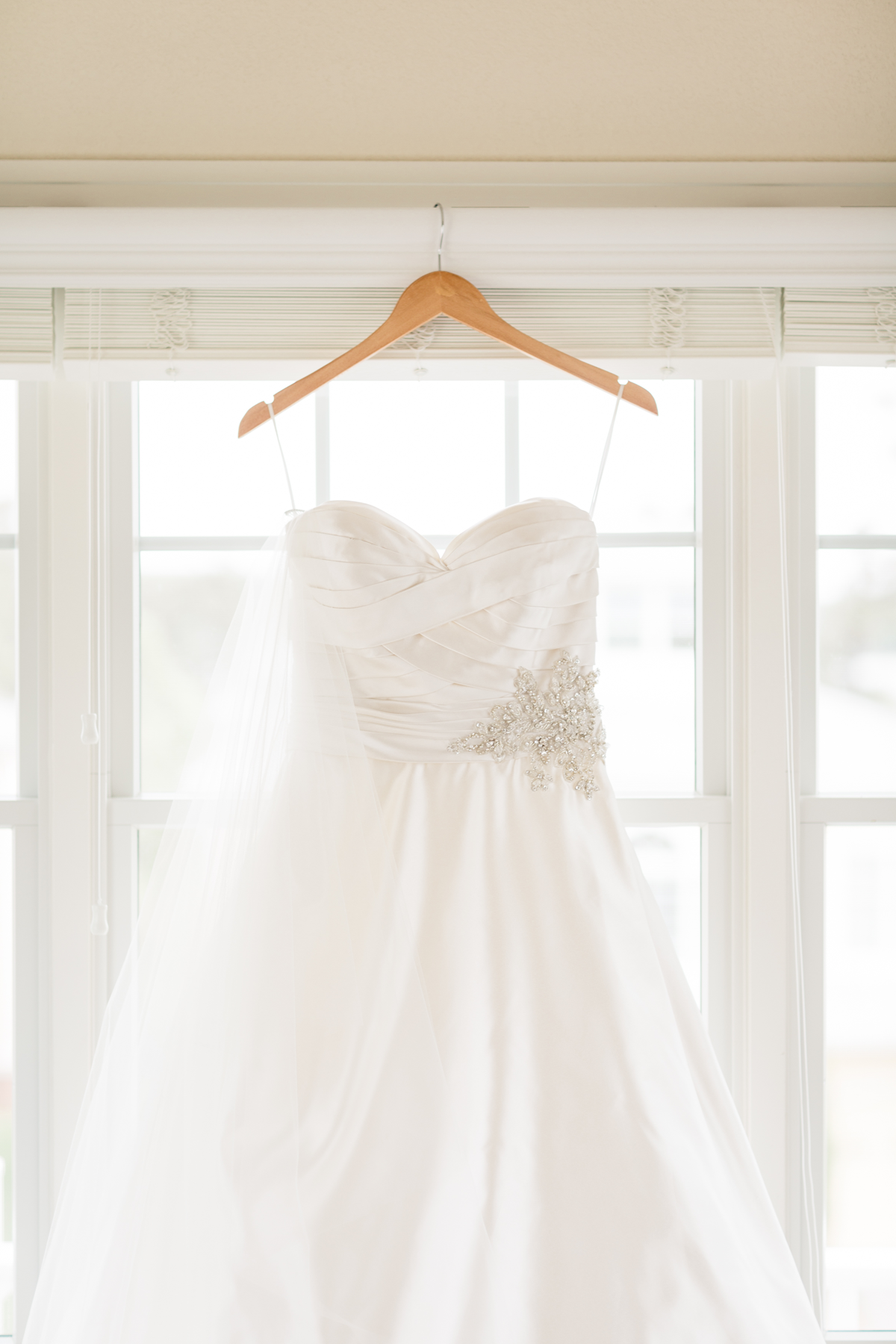 i-cape-charles-wedding-dress