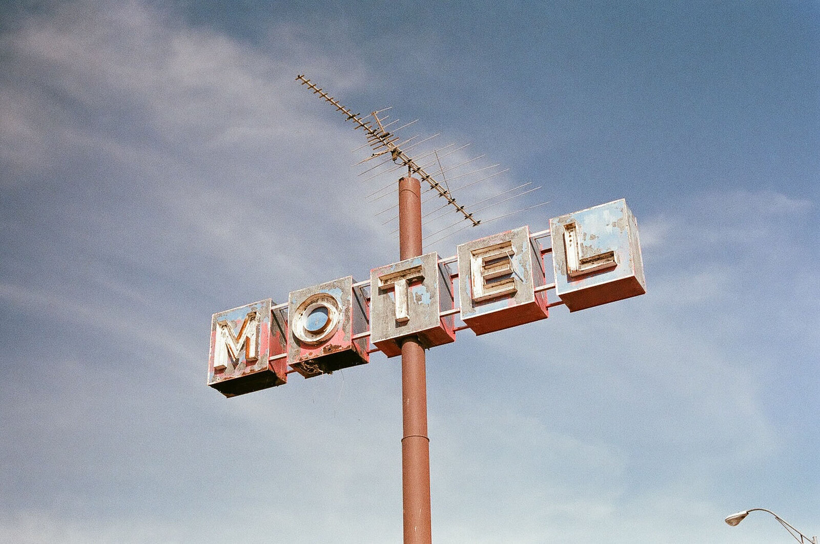steven-lewis-KW7feTv6dIs-unsplash