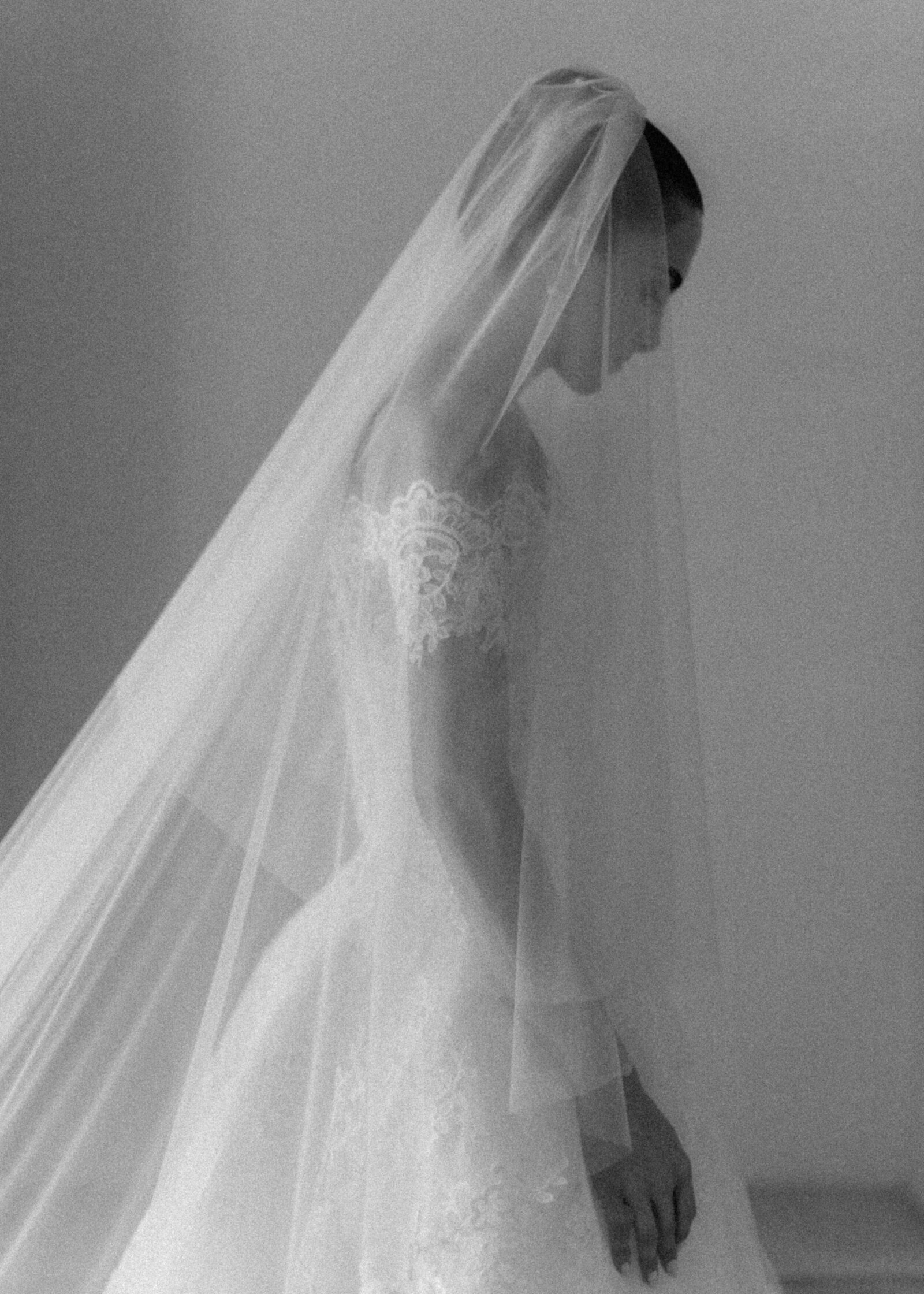 chateau-saint-martin-du-tertre-wedding-holly-clark-photography-308