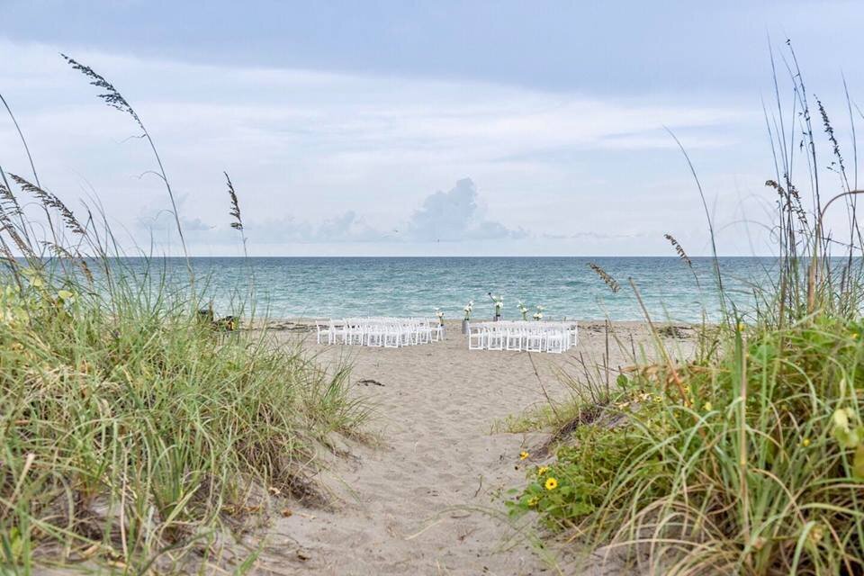 Dreamday Destinations-beach ceremony