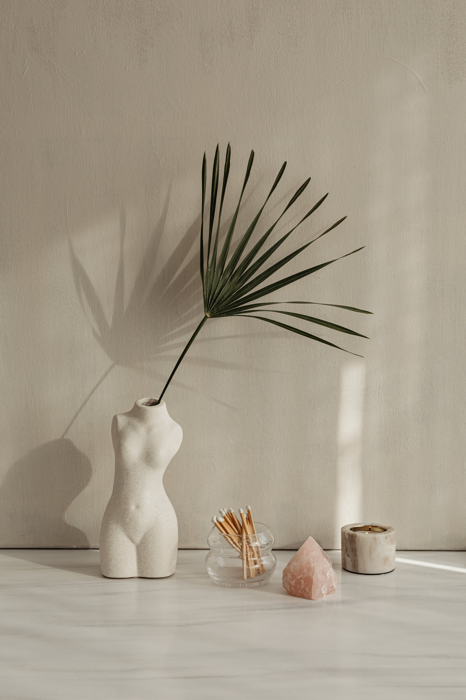 kaboompics_yoga-temple-at-home-aesthetic-meditation-28435