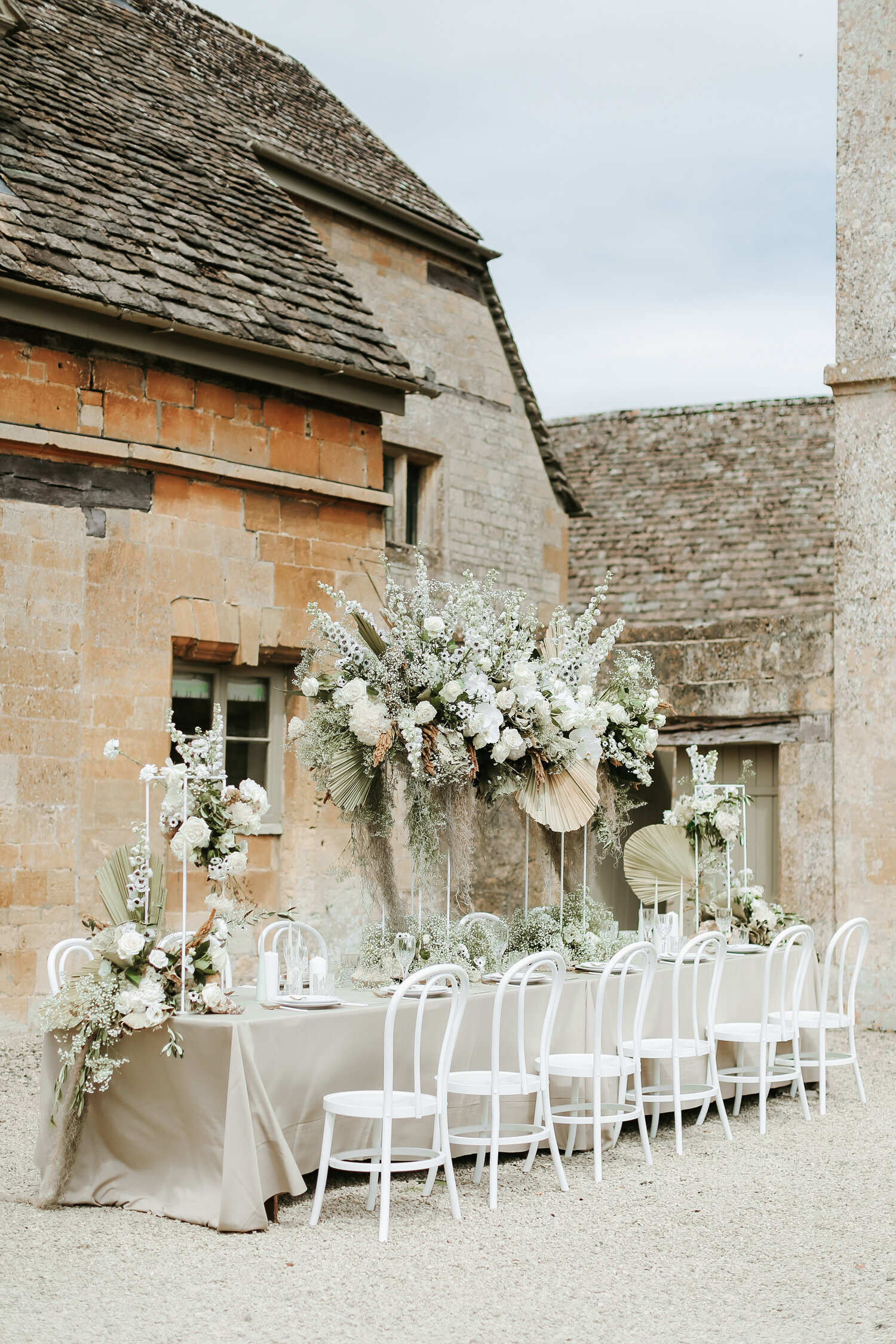 The-Compton-Gallery-wedding-venue-reception-table