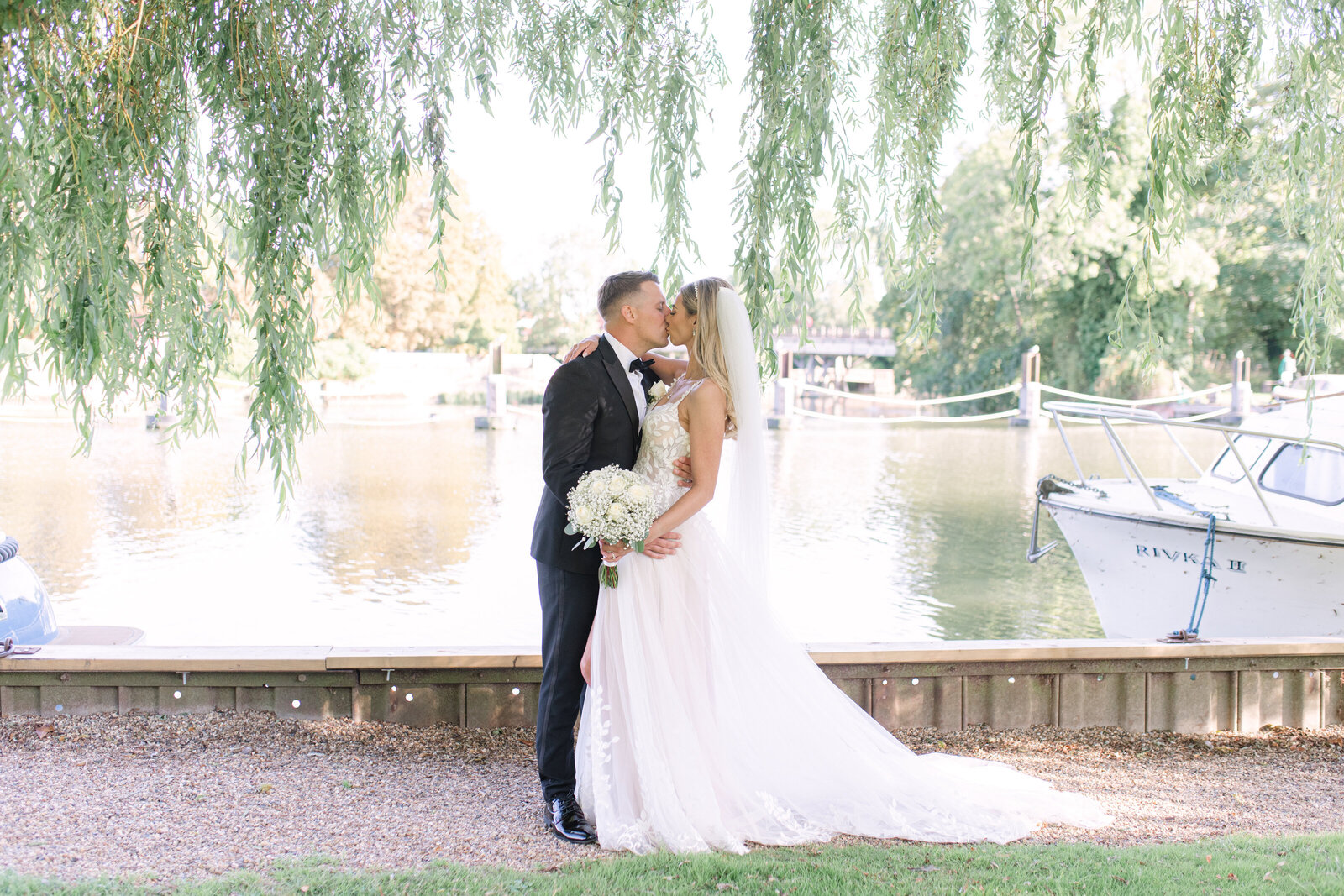 Berkshire Wedding Photographer-10