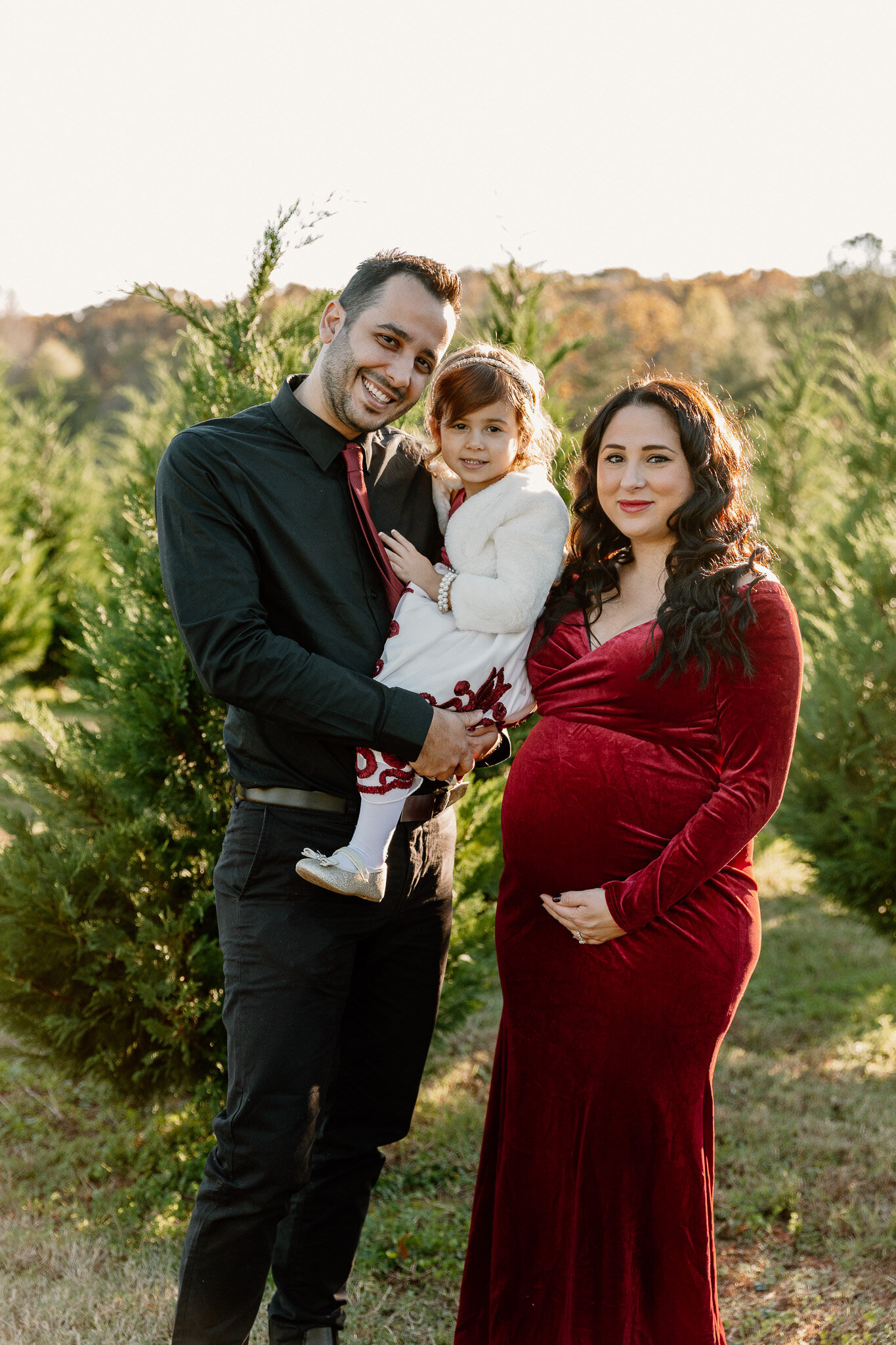 christmas-tree-farm-maternity-photos (1)