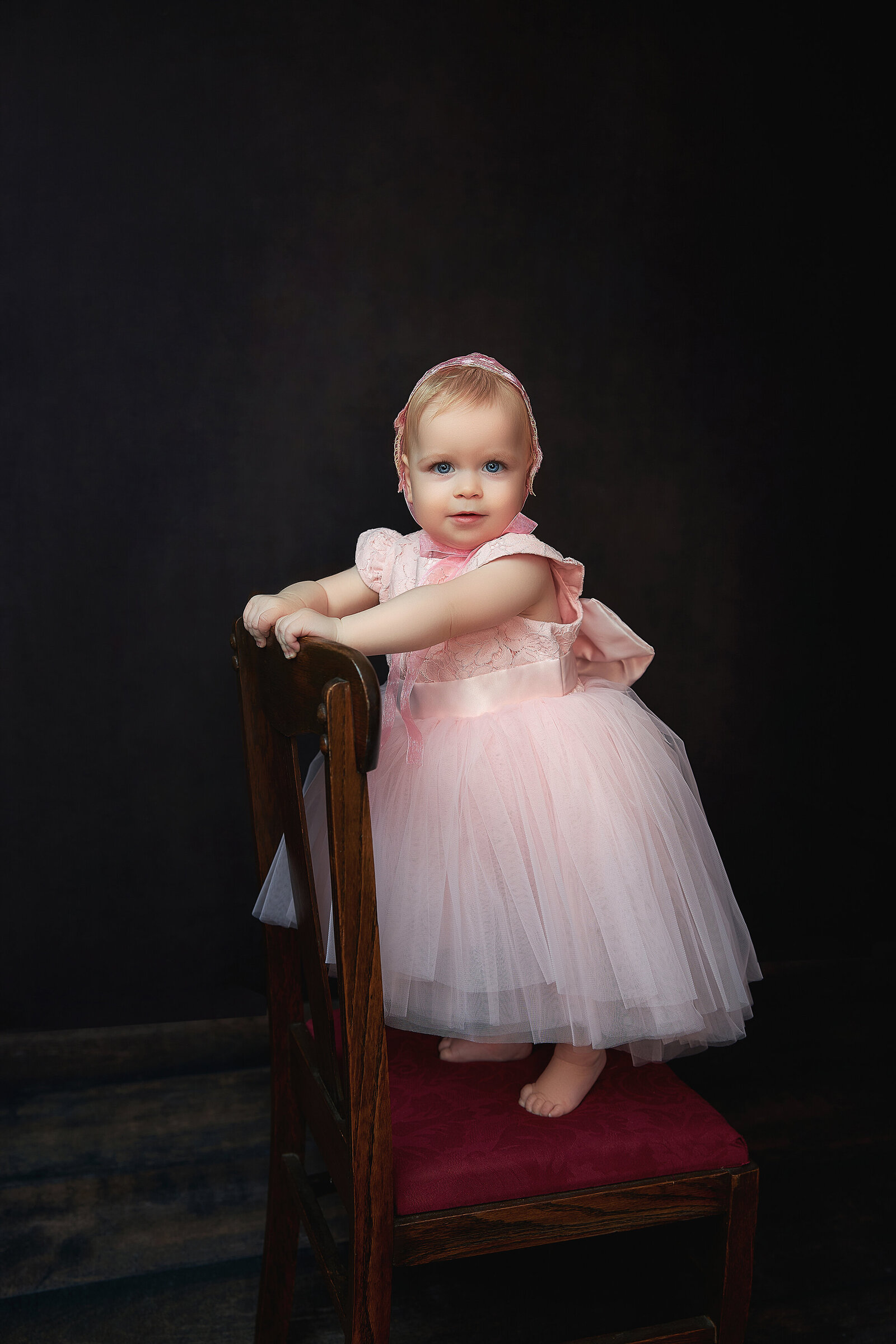 atlanta-best-award-winning-children-baby-girl-portrait-studio-fine-art-one-year-old-birthday-milestone-dress-cake-smash-photography-photographer-twin-rivers-02