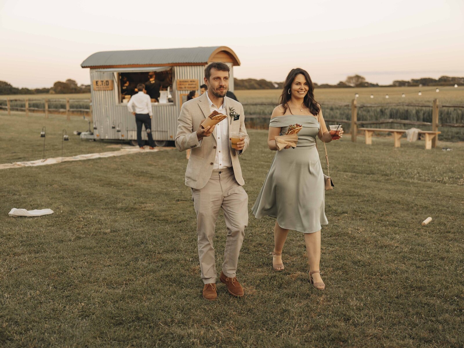 earth to oven food truck for wedding